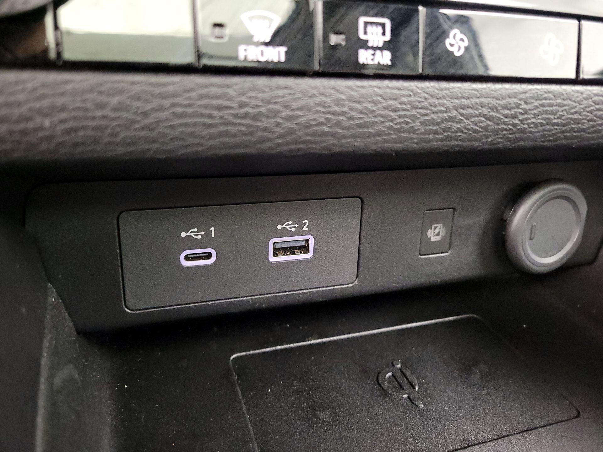 Thumbnail: 2024 Mitsubishi Outlander - 19