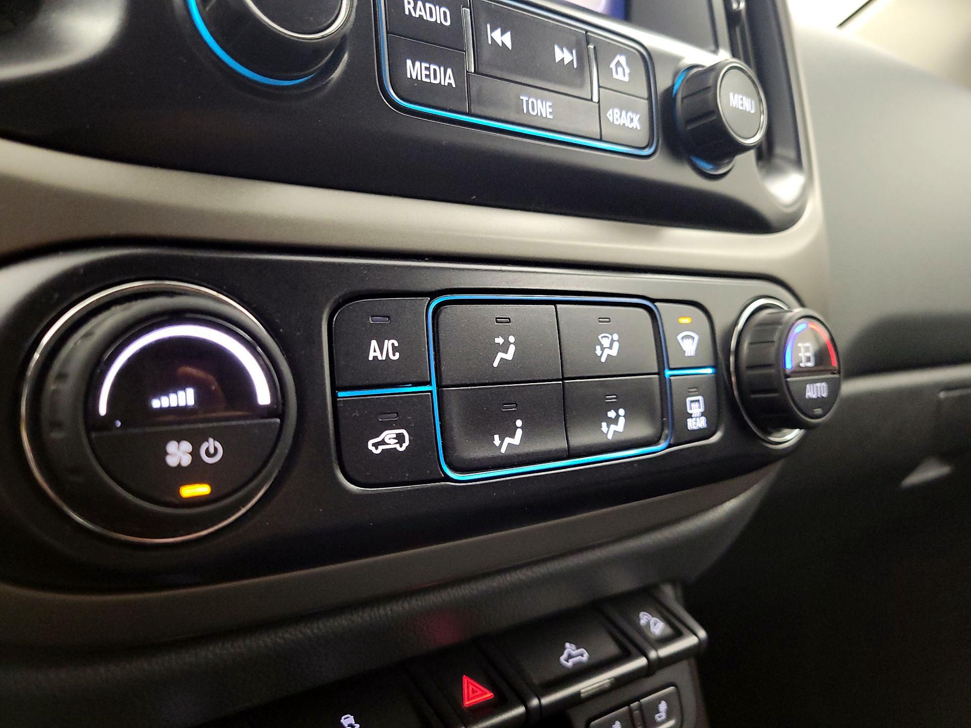 Thumbnail: 2016 Chevrolet Colorado - 17