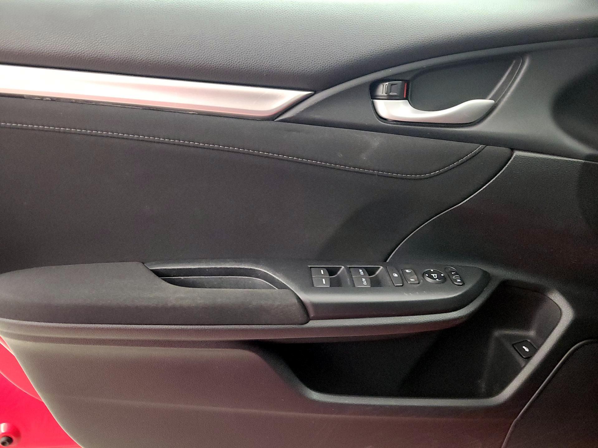 Thumbnail: 2016 Honda Civic - 12