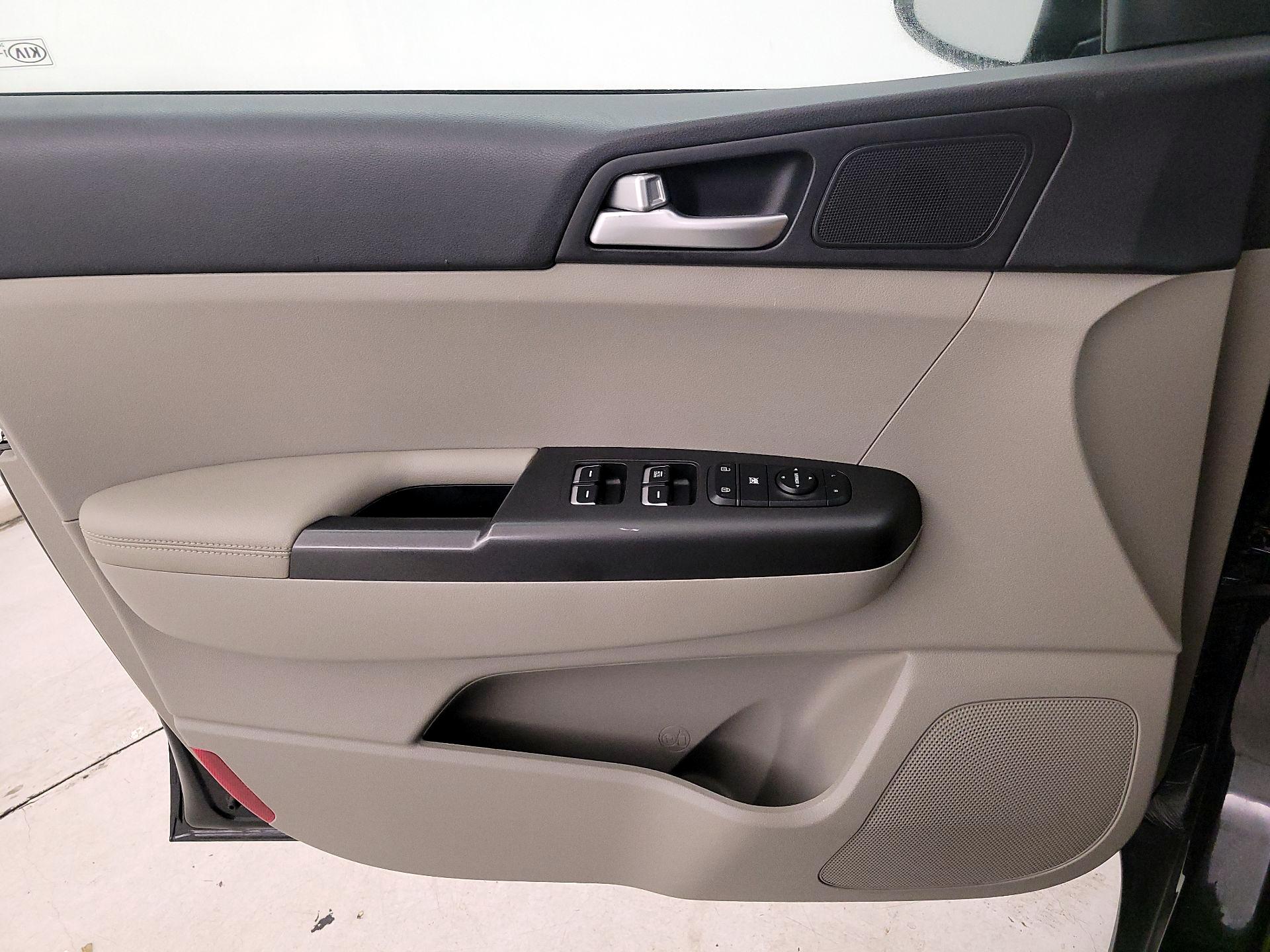 Thumbnail: 2020 Kia Sportage - 12