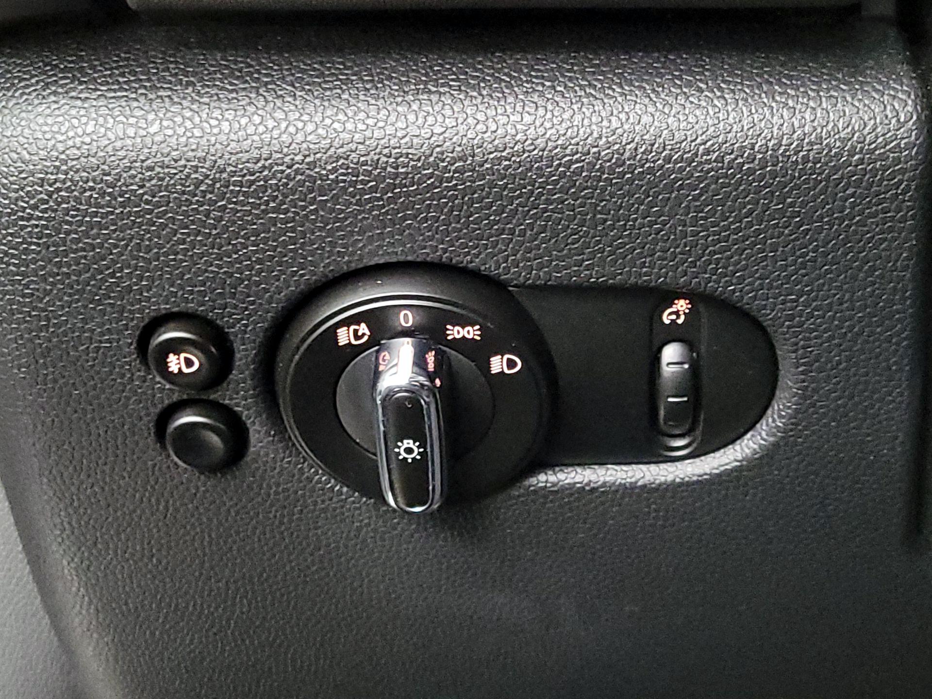 Thumbnail: 2020 MINI Cooper Hardtop - 13