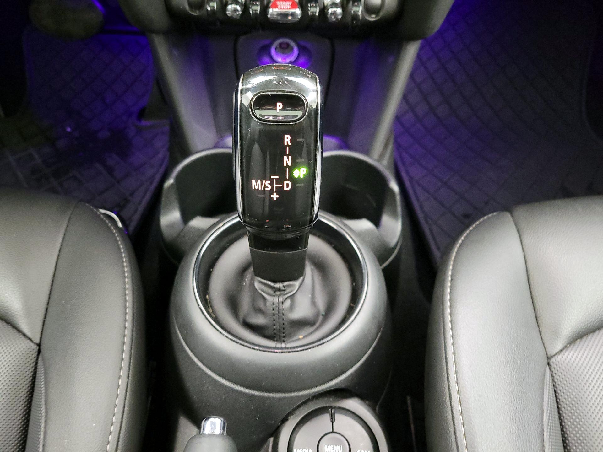 Thumbnail: 2020 MINI Cooper Hardtop - 17