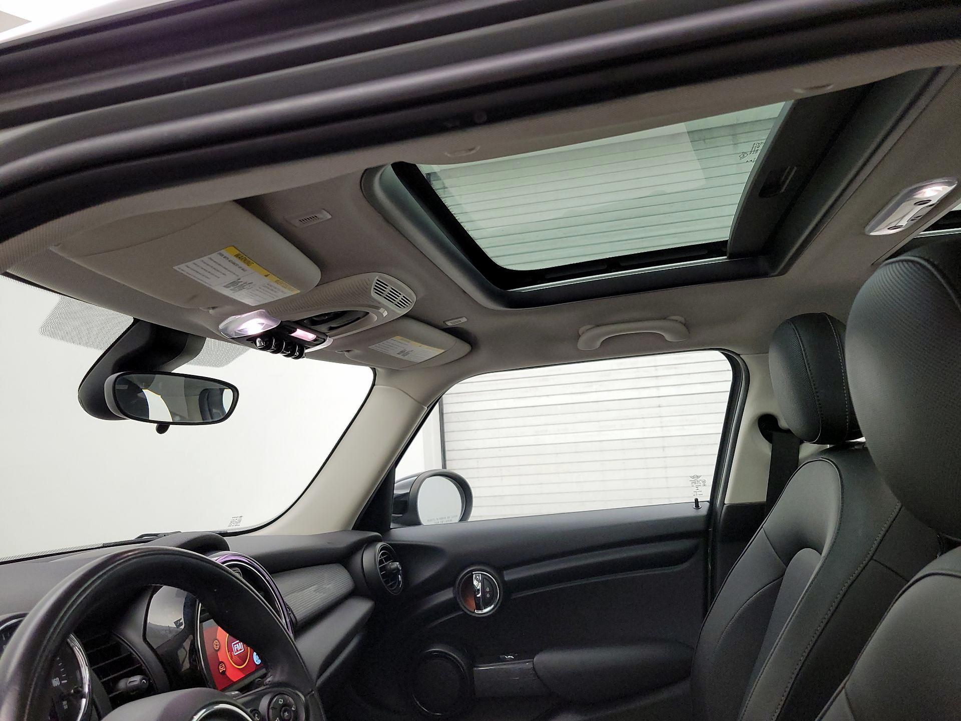 Thumbnail: 2020 MINI Cooper Hardtop - 19