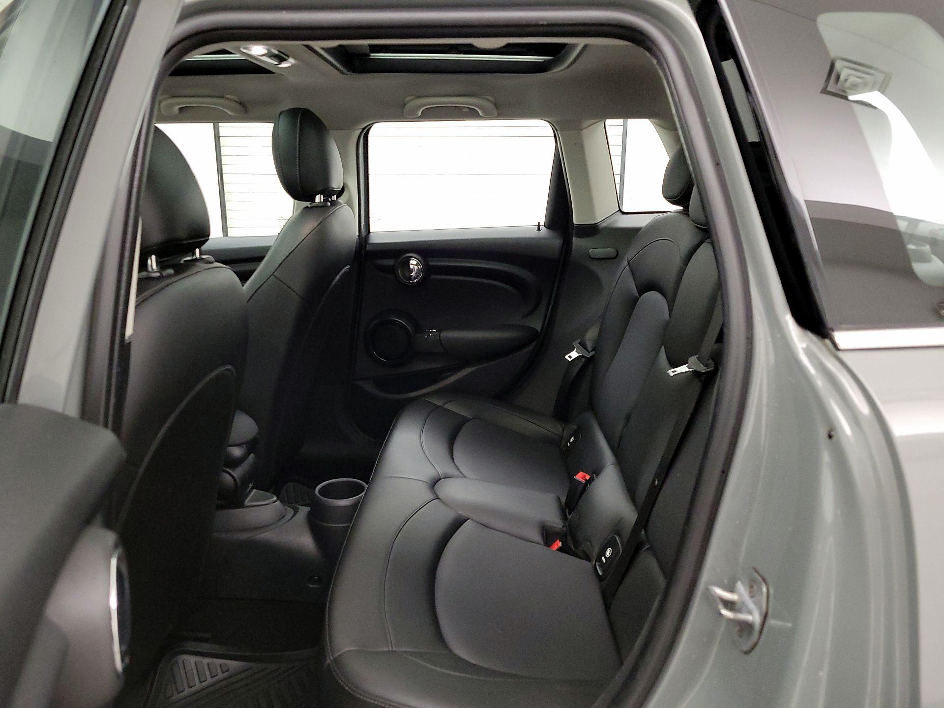 Thumbnail: 2020 MINI Cooper Hardtop - 20