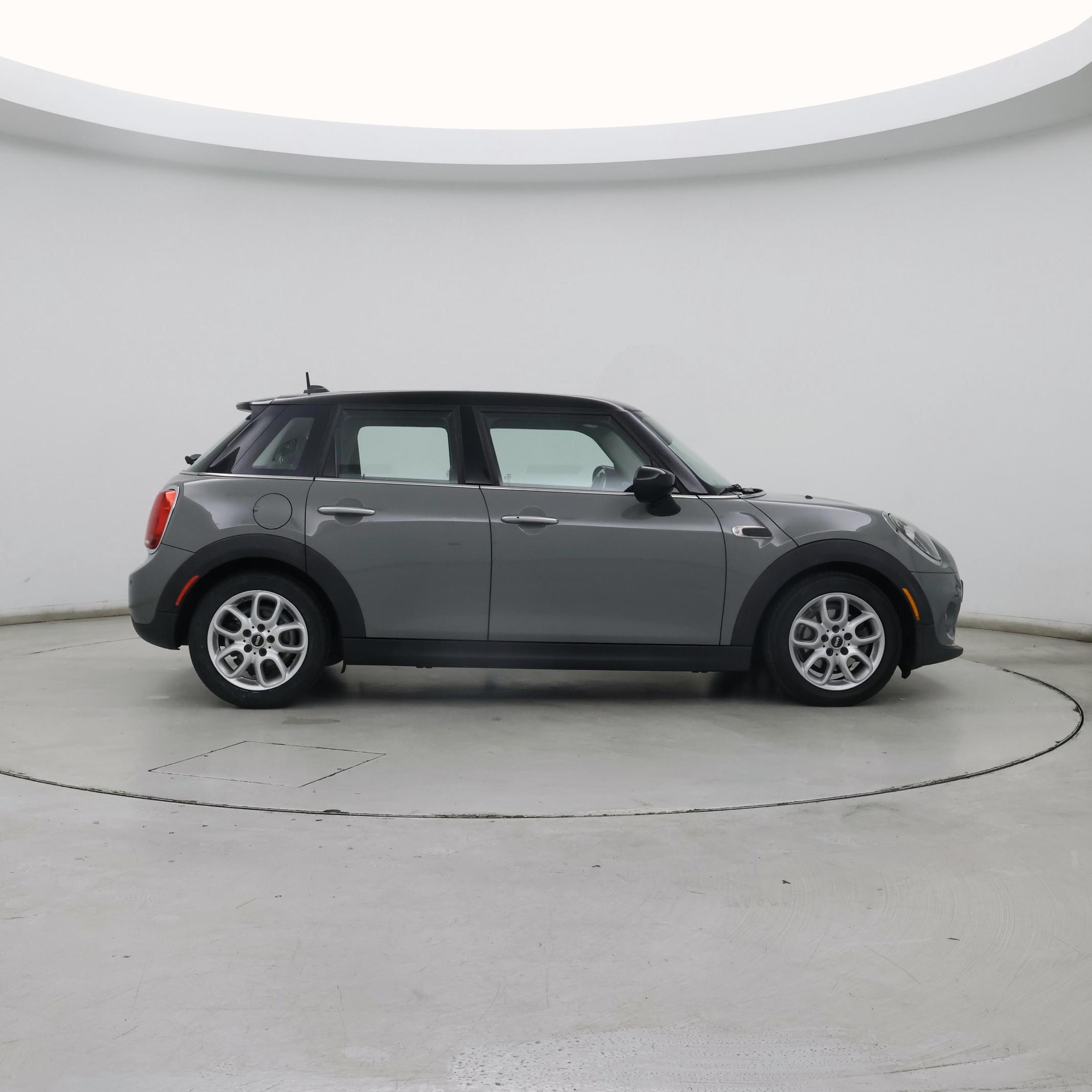 Thumbnail: 2020 MINI Cooper Hardtop - 7