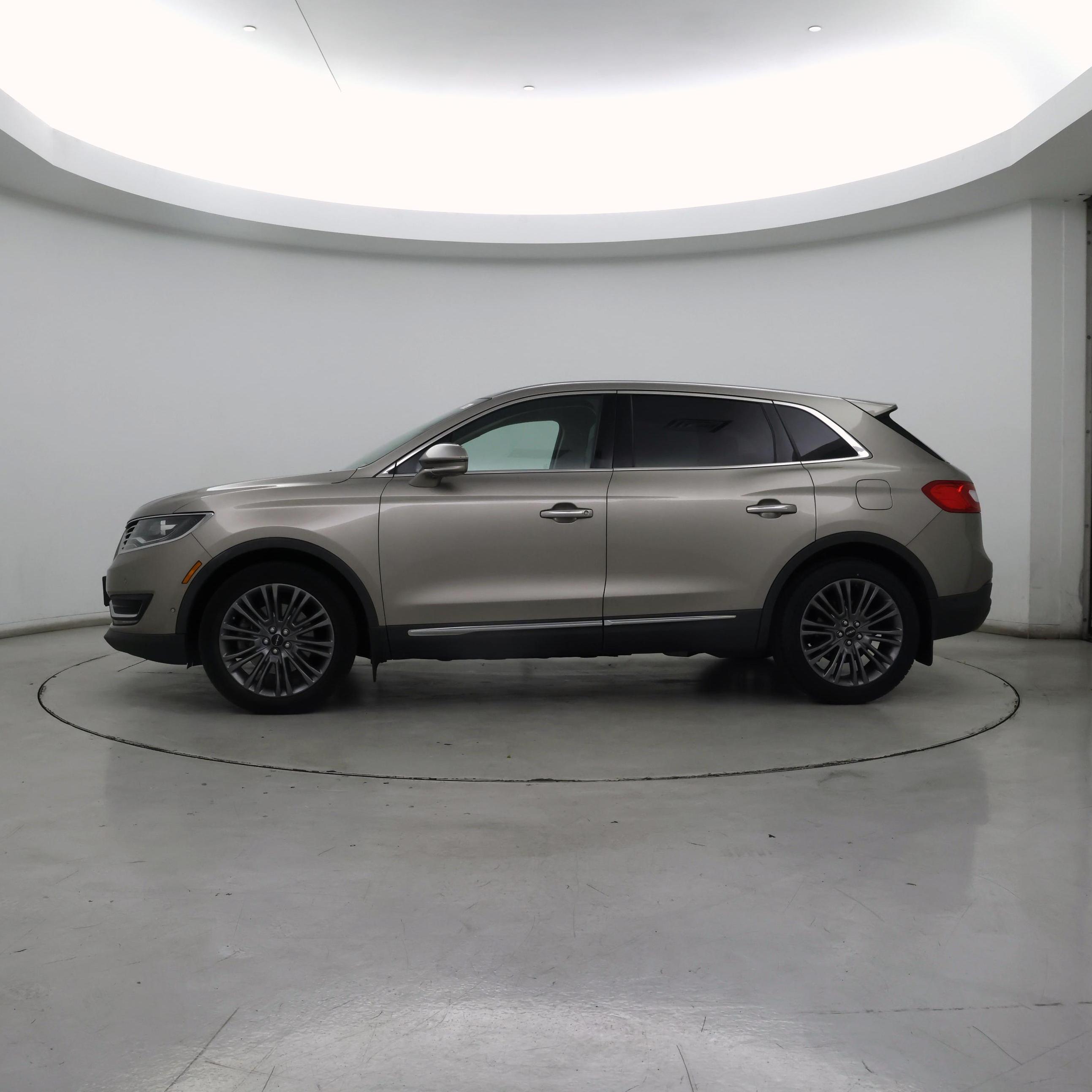 Thumbnail: 2018 Lincoln MKX - 3