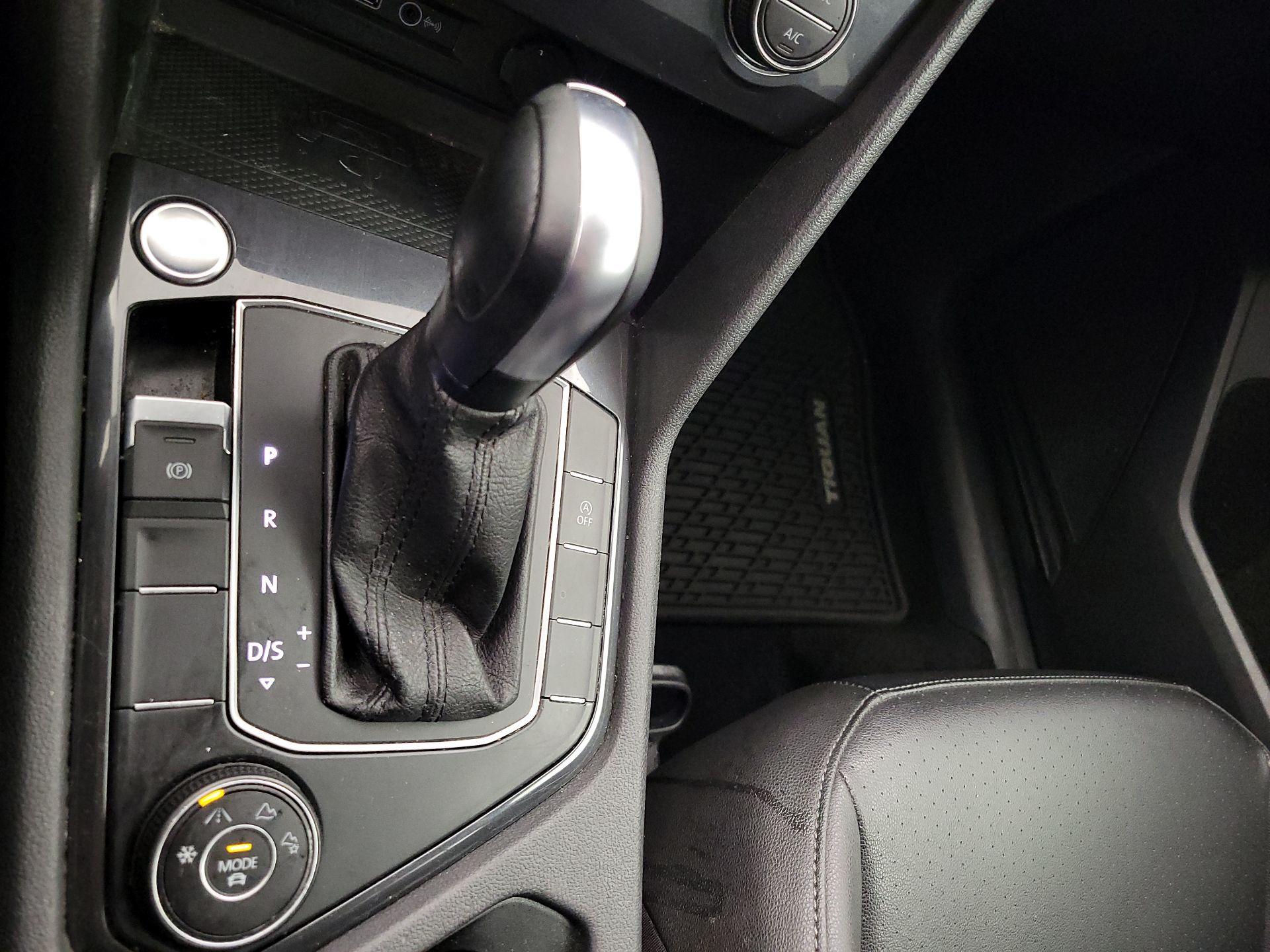 Thumbnail: 2020 Volkswagen Tiguan - 17