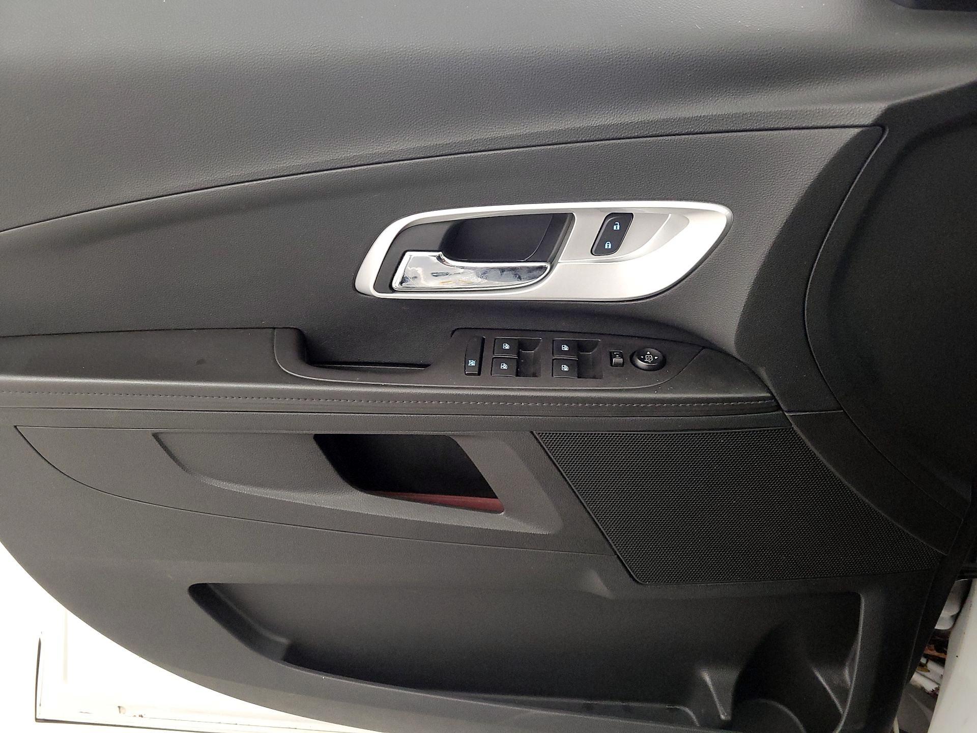 Thumbnail: 2016 Chevrolet Equinox - 12