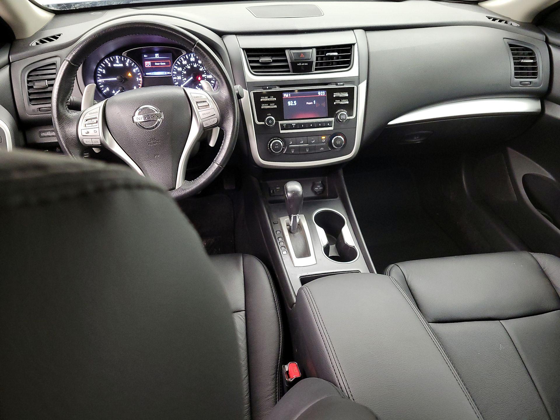 Thumbnail: 2016 Nissan Altima - 9