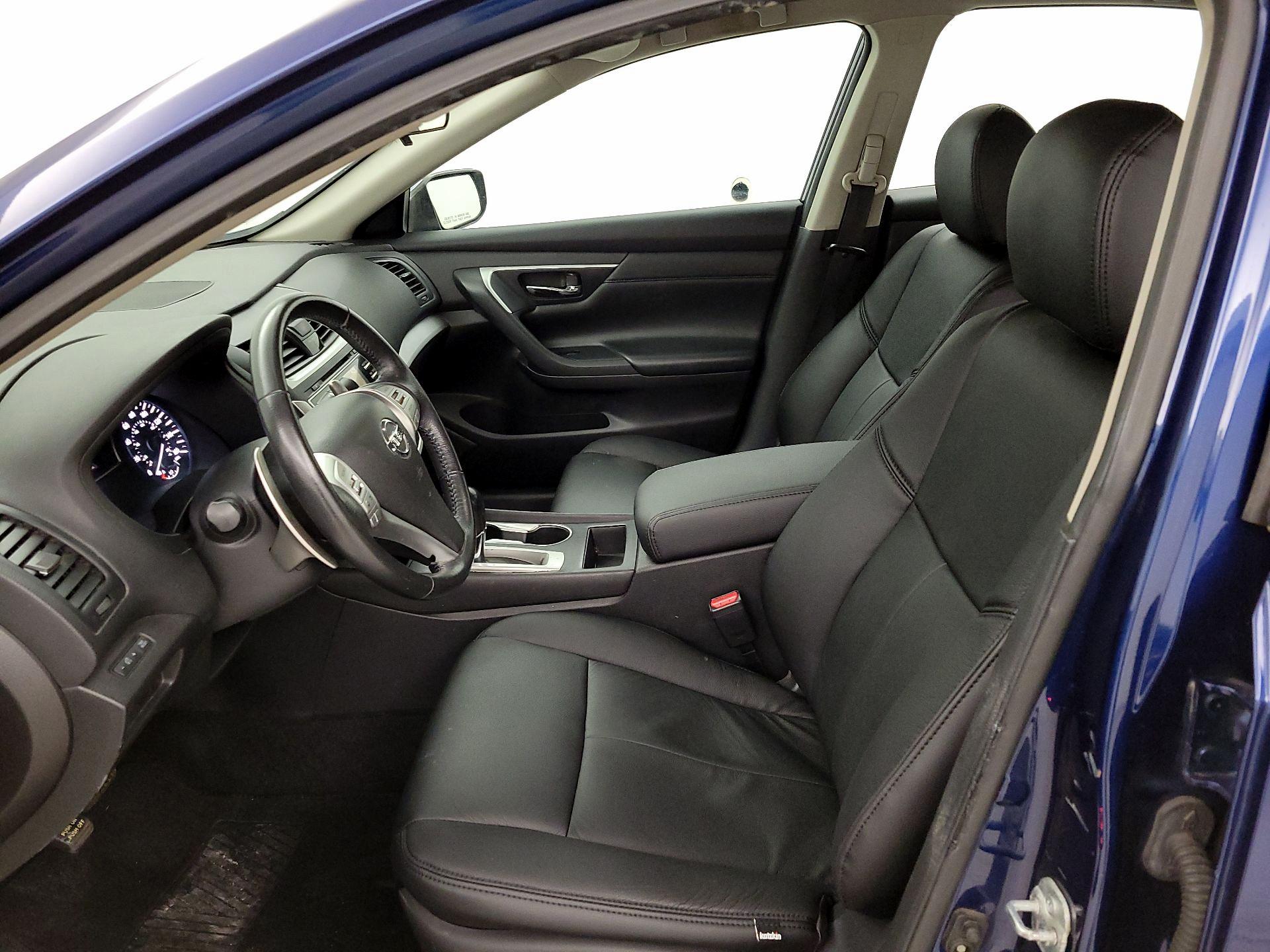 Thumbnail: 2016 Nissan Altima - 11