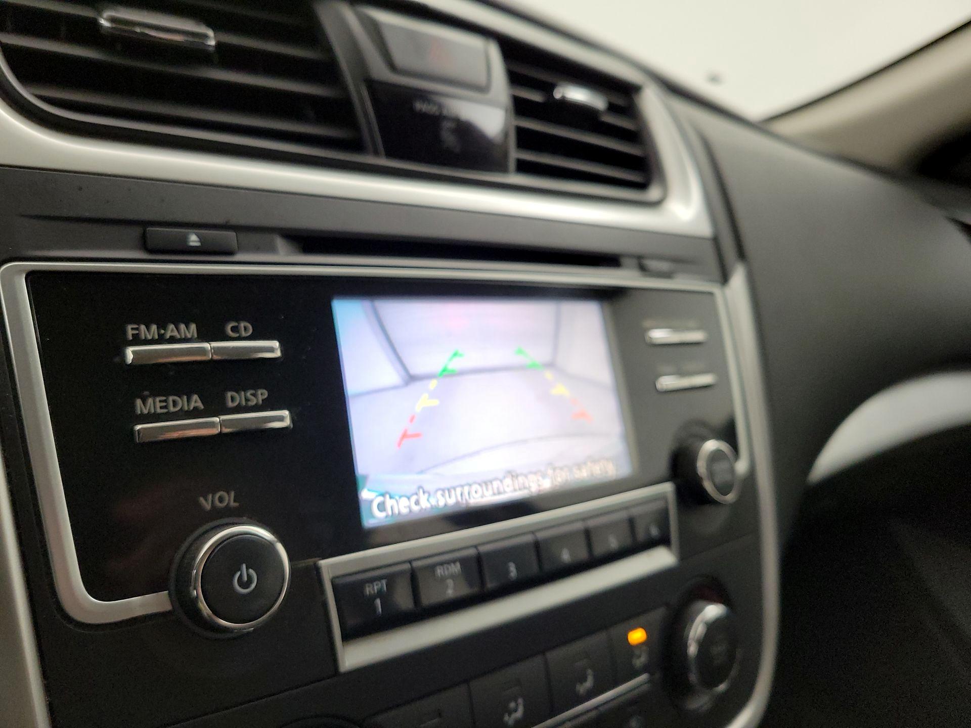 Thumbnail: 2016 Nissan Altima - 14