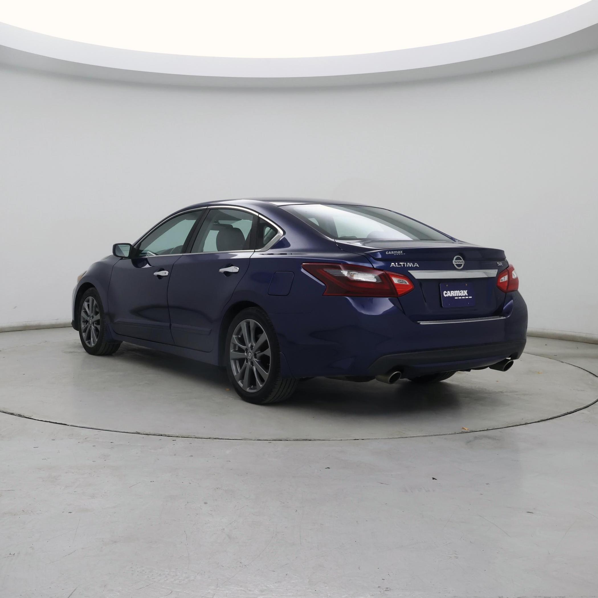Thumbnail: 2016 Nissan Altima - 2