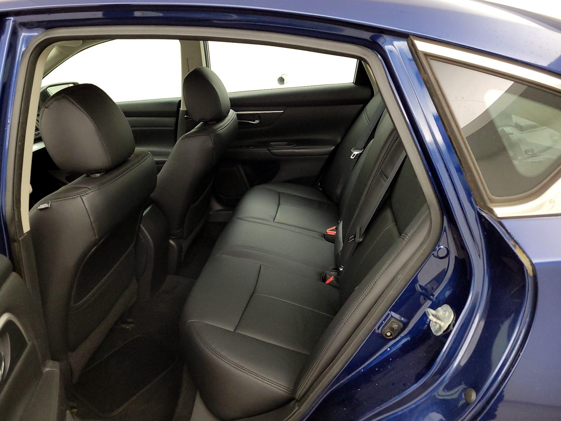 Thumbnail: 2016 Nissan Altima - 19