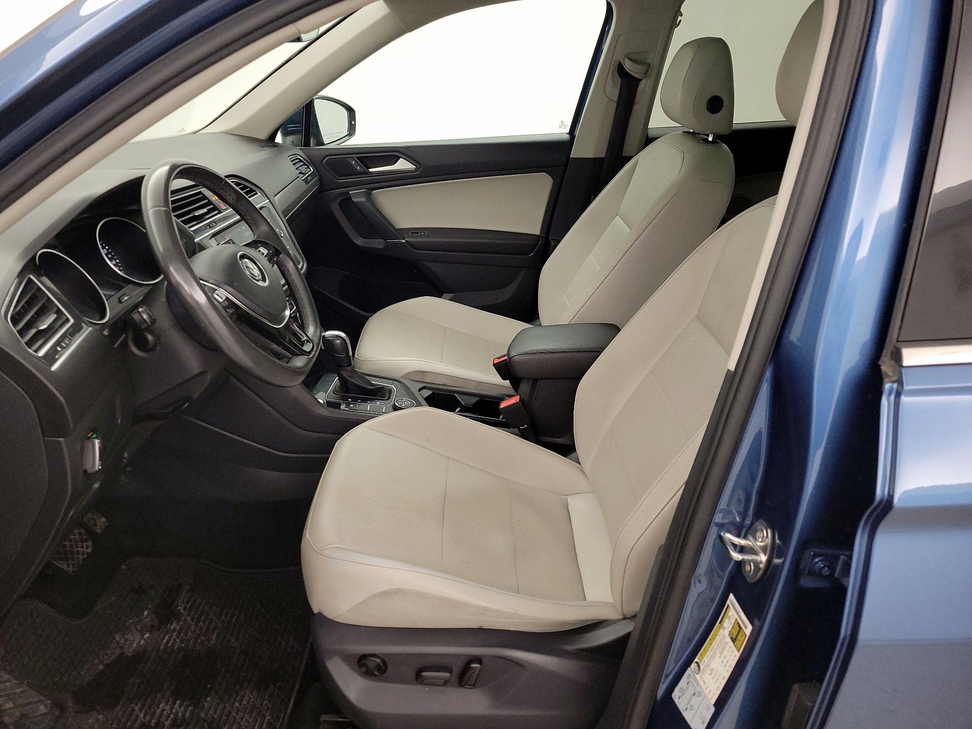 Thumbnail: 2020 Volkswagen Tiguan - 11