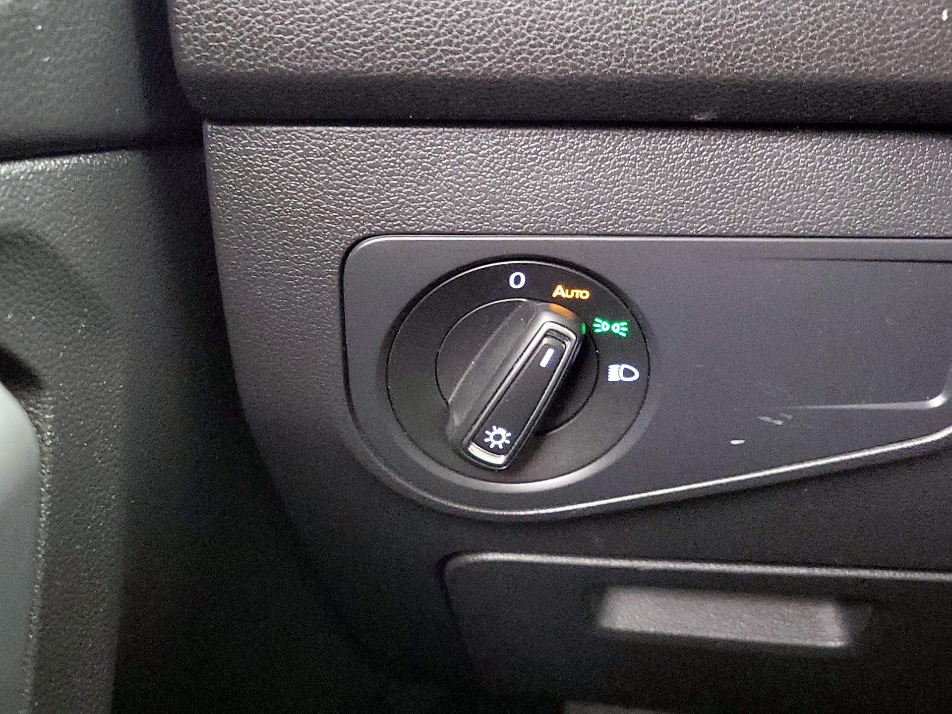 Thumbnail: 2020 Volkswagen Tiguan - 13