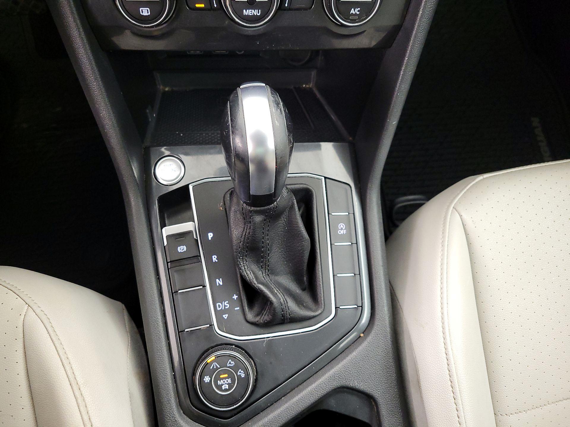 Thumbnail: 2020 Volkswagen Tiguan - 17