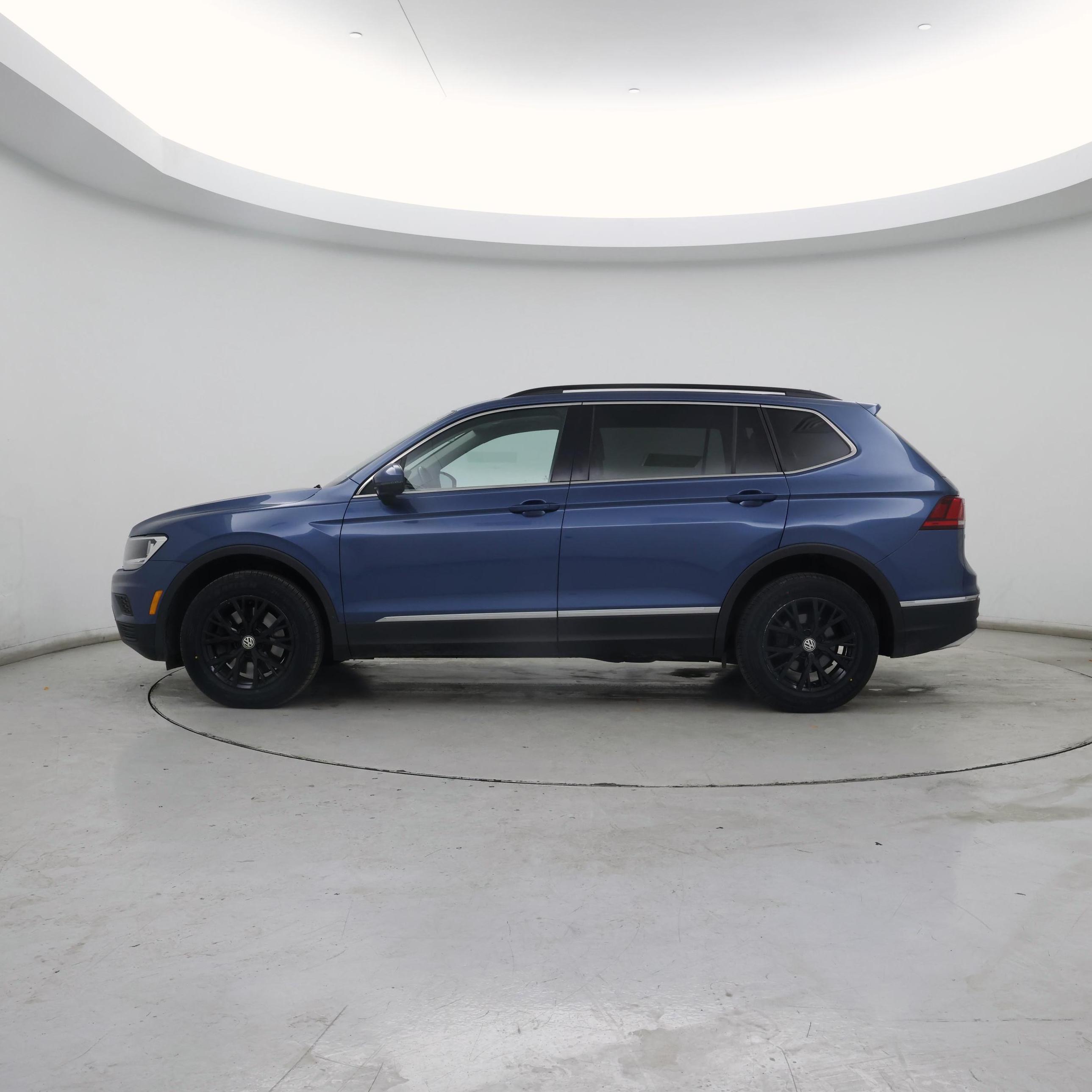 Thumbnail: 2020 Volkswagen Tiguan - 3