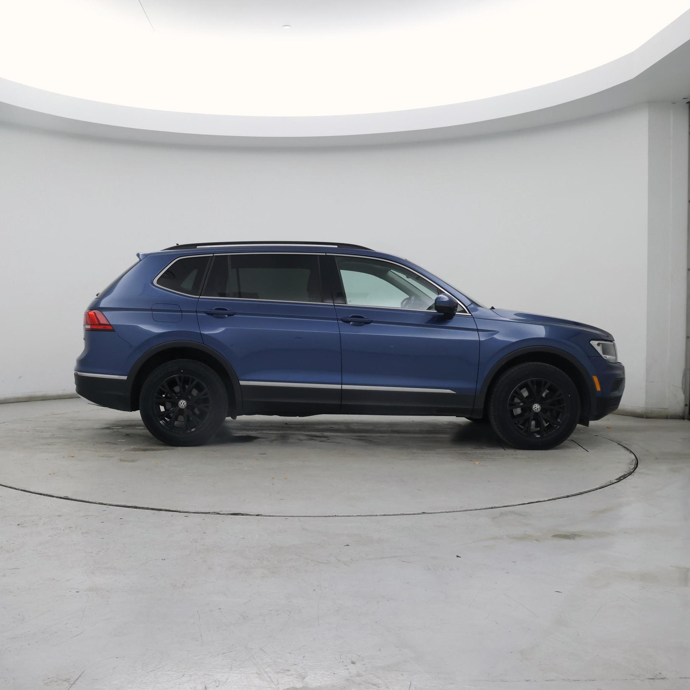 Thumbnail: 2020 Volkswagen Tiguan - 7