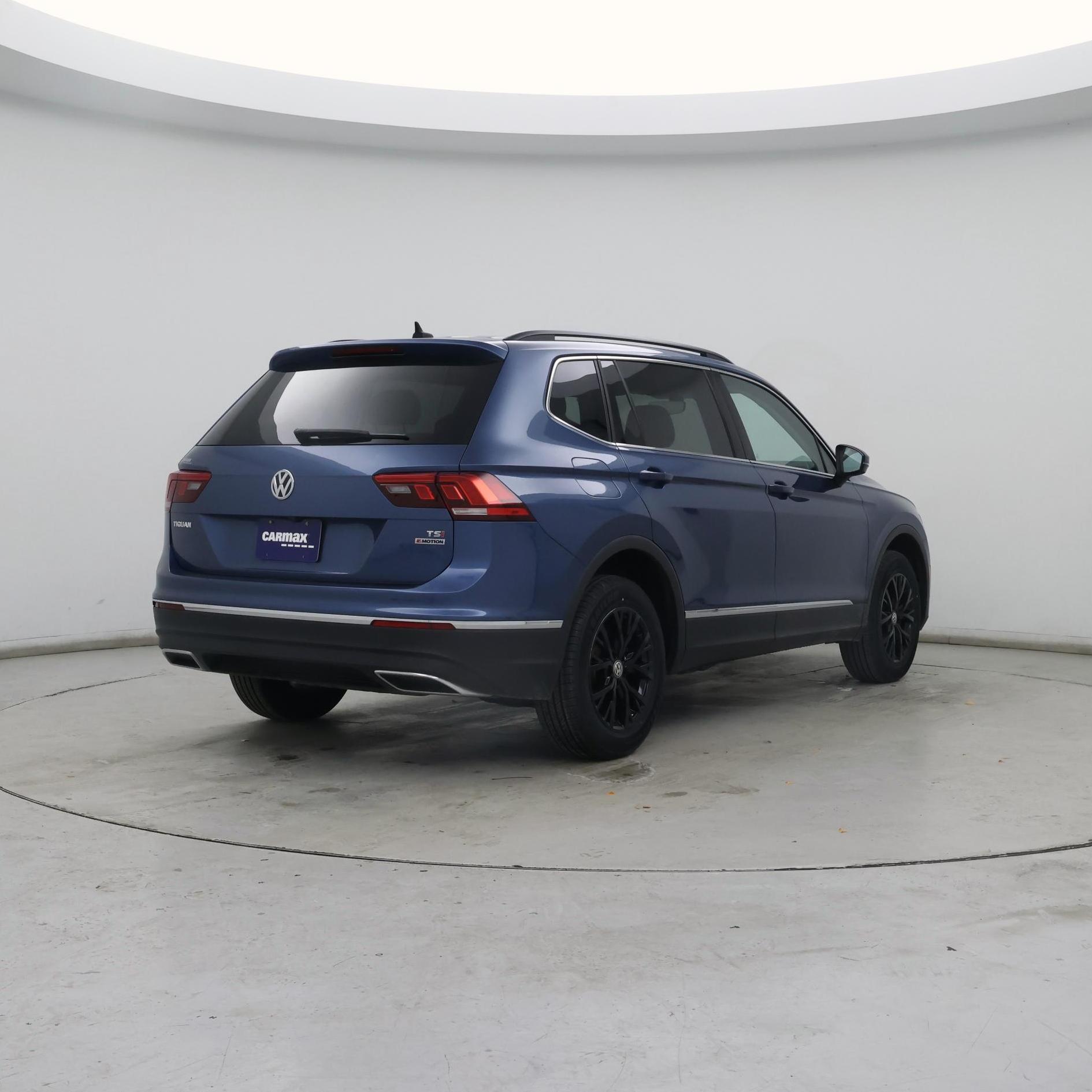 Thumbnail: 2020 Volkswagen Tiguan - 8