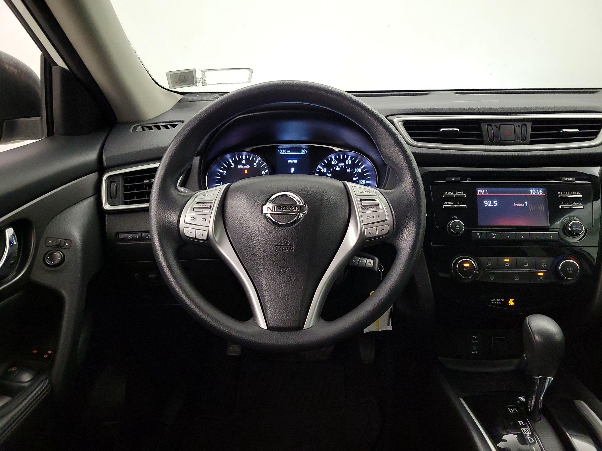 Thumbnail: 2016 Nissan Rogue - 10