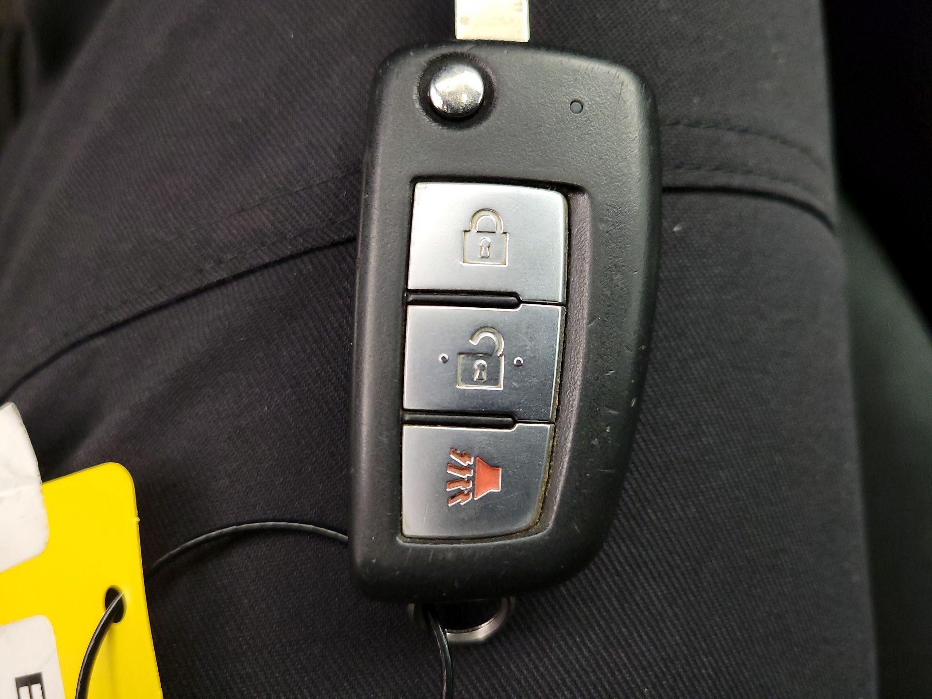 Thumbnail: 2016 Nissan Rogue - 18