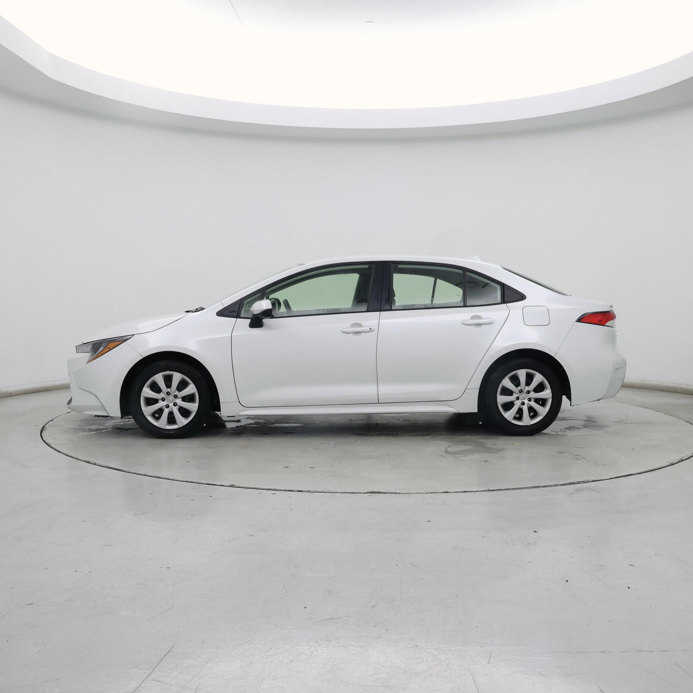 Thumbnail: 2022 Toyota Corolla - 3