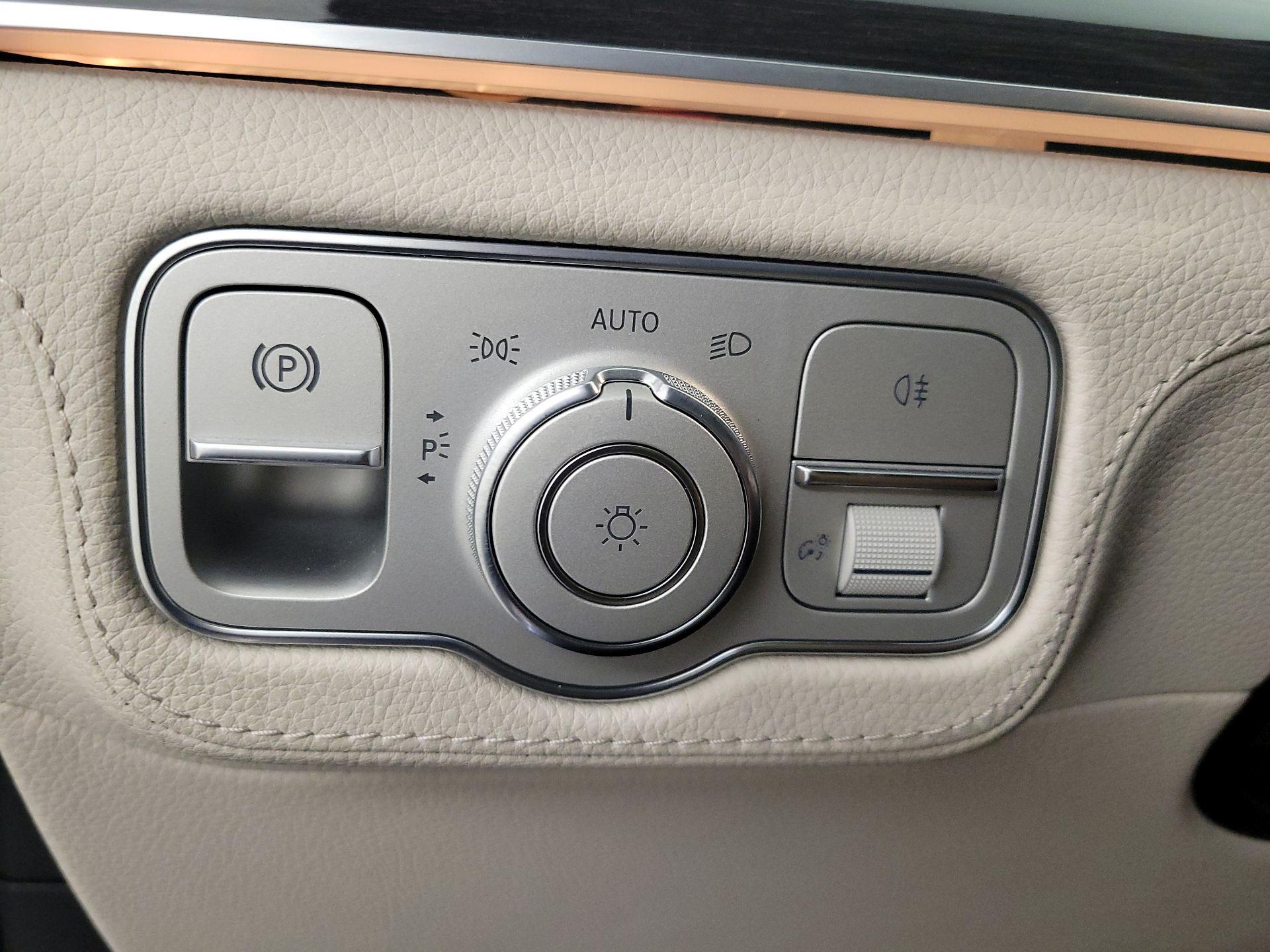 Thumbnail: 2021 Mercedes-Benz GLE - 13