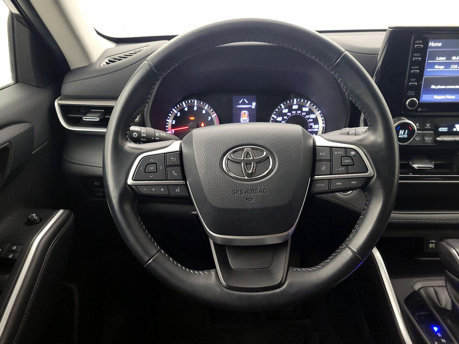 Thumbnail: 2022 Toyota Highlander - 10