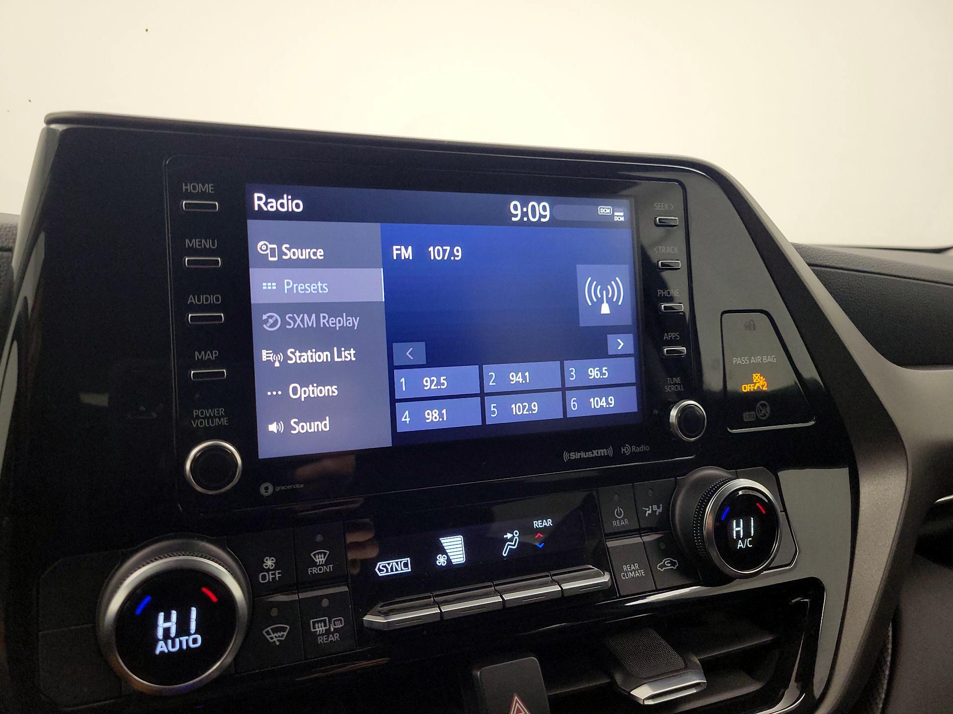 Thumbnail: 2022 Toyota Highlander - 15