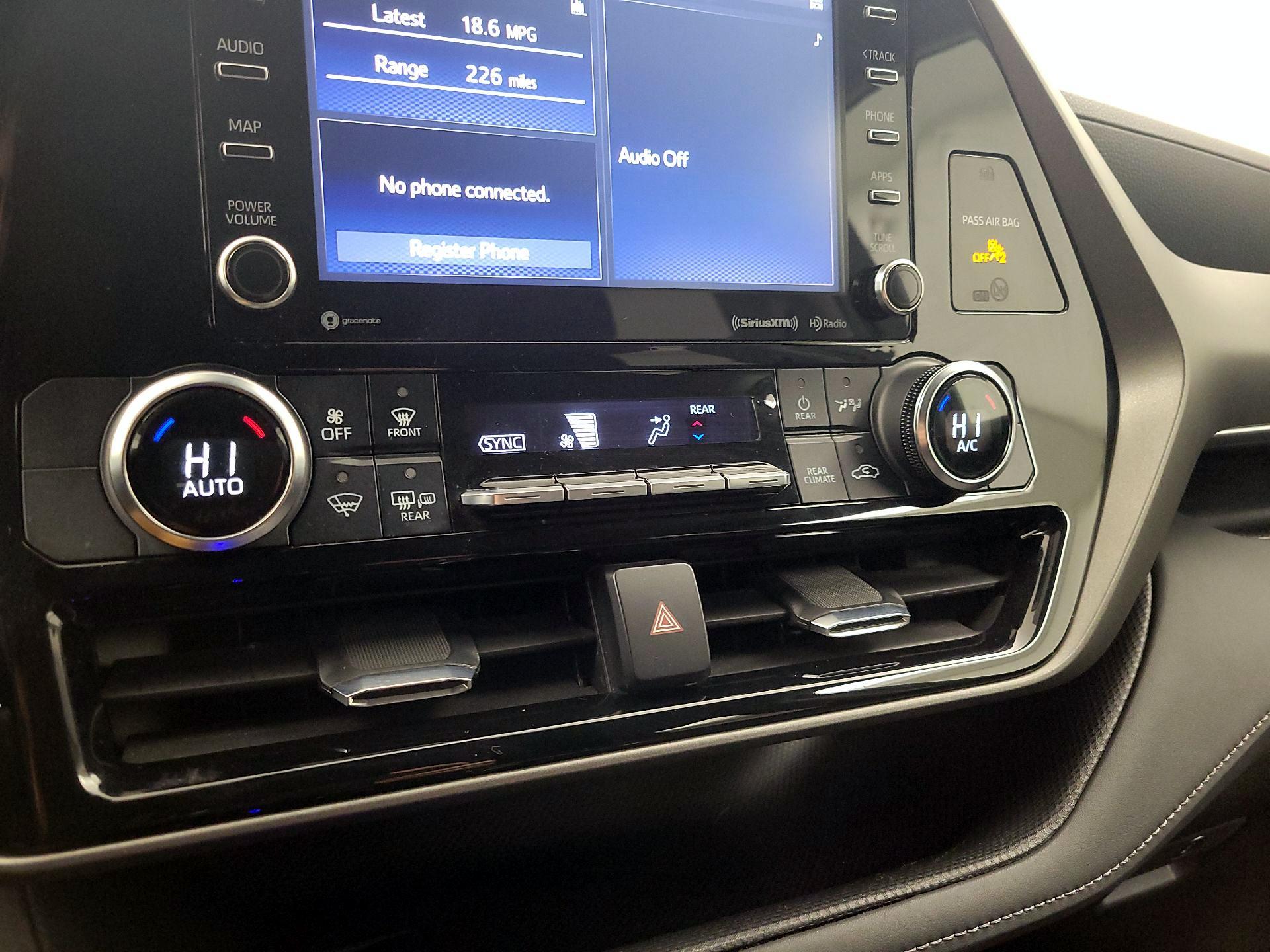 Thumbnail: 2022 Toyota Highlander - 16