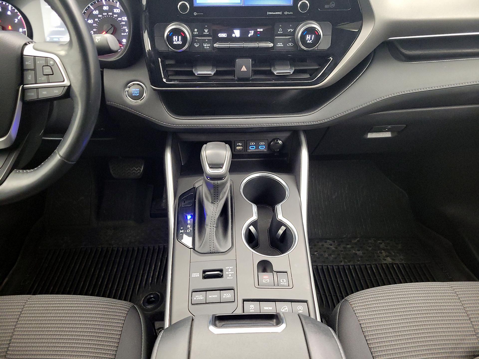 Thumbnail: 2022 Toyota Highlander - 17