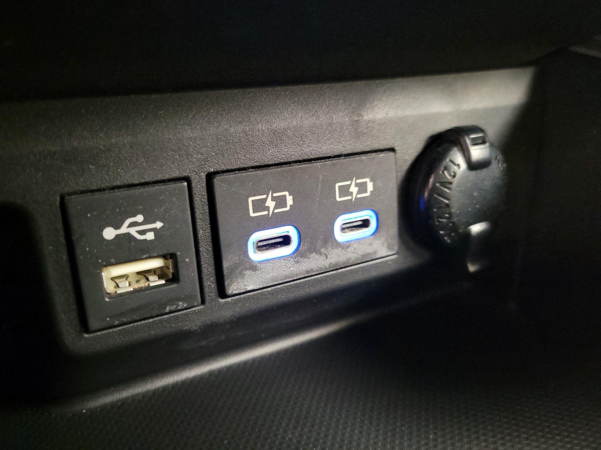 Thumbnail: 2022 Toyota Highlander - 18