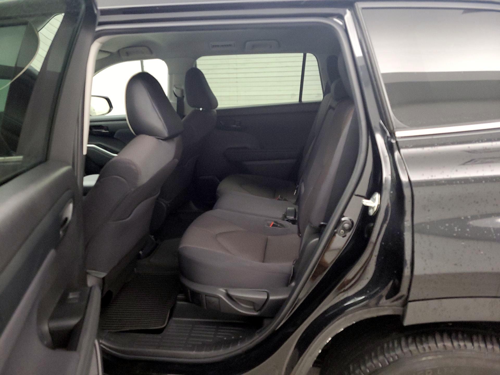 Thumbnail: 2022 Toyota Highlander - 19