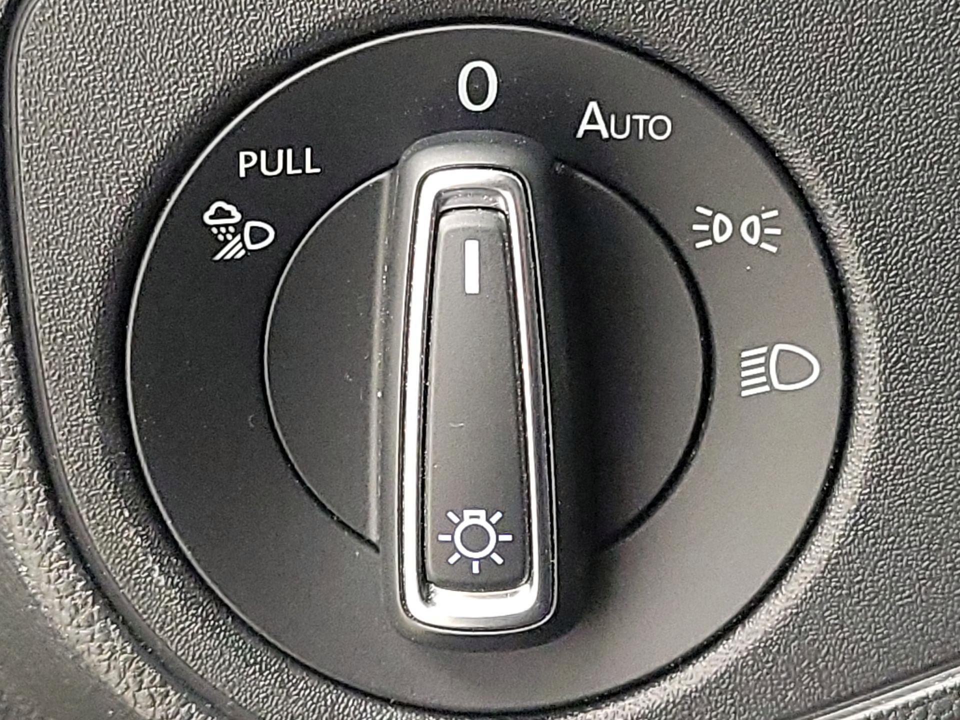 Thumbnail: 2021 Volkswagen Atlas - 13