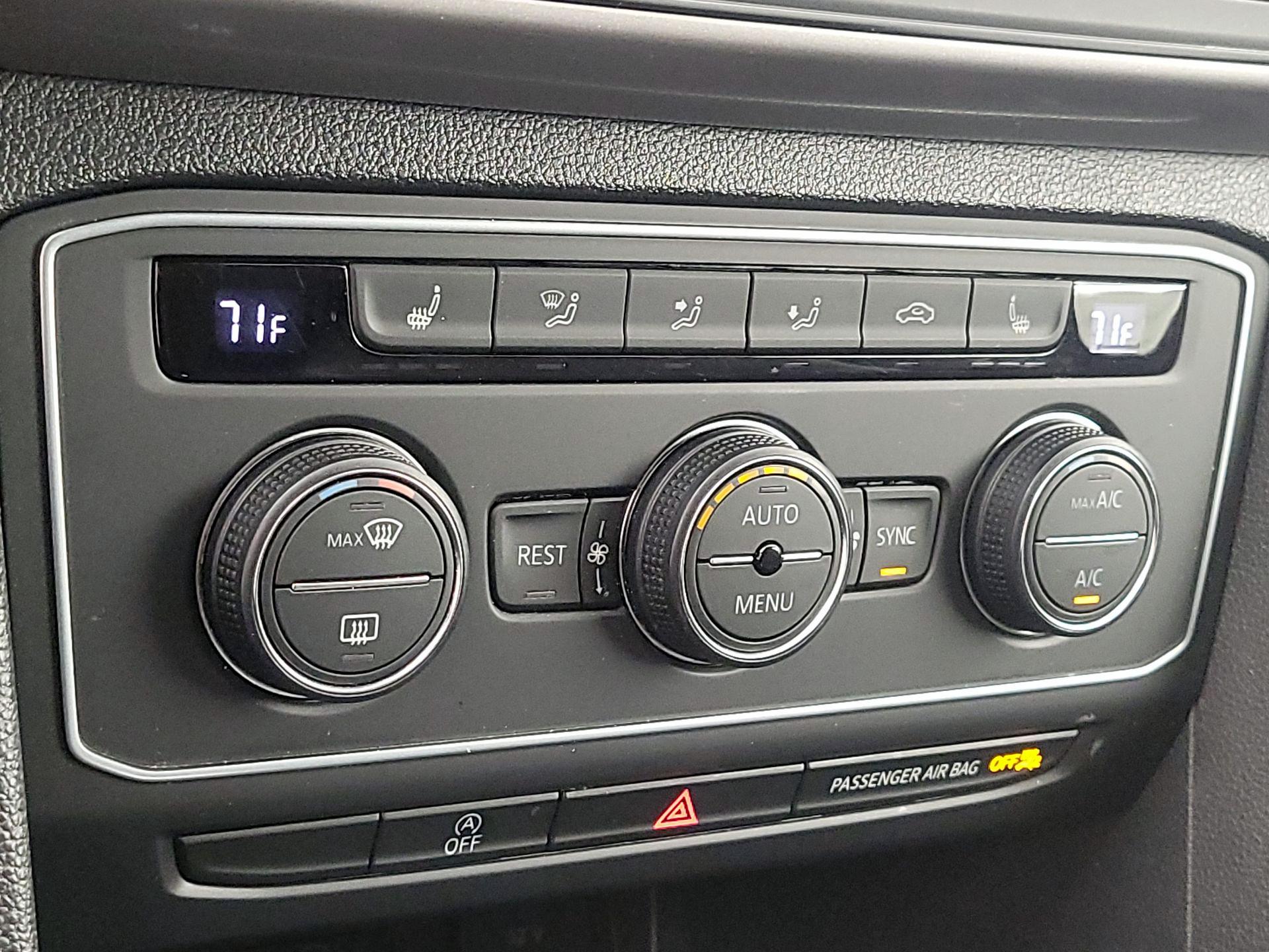 Thumbnail: 2021 Volkswagen Atlas - 16