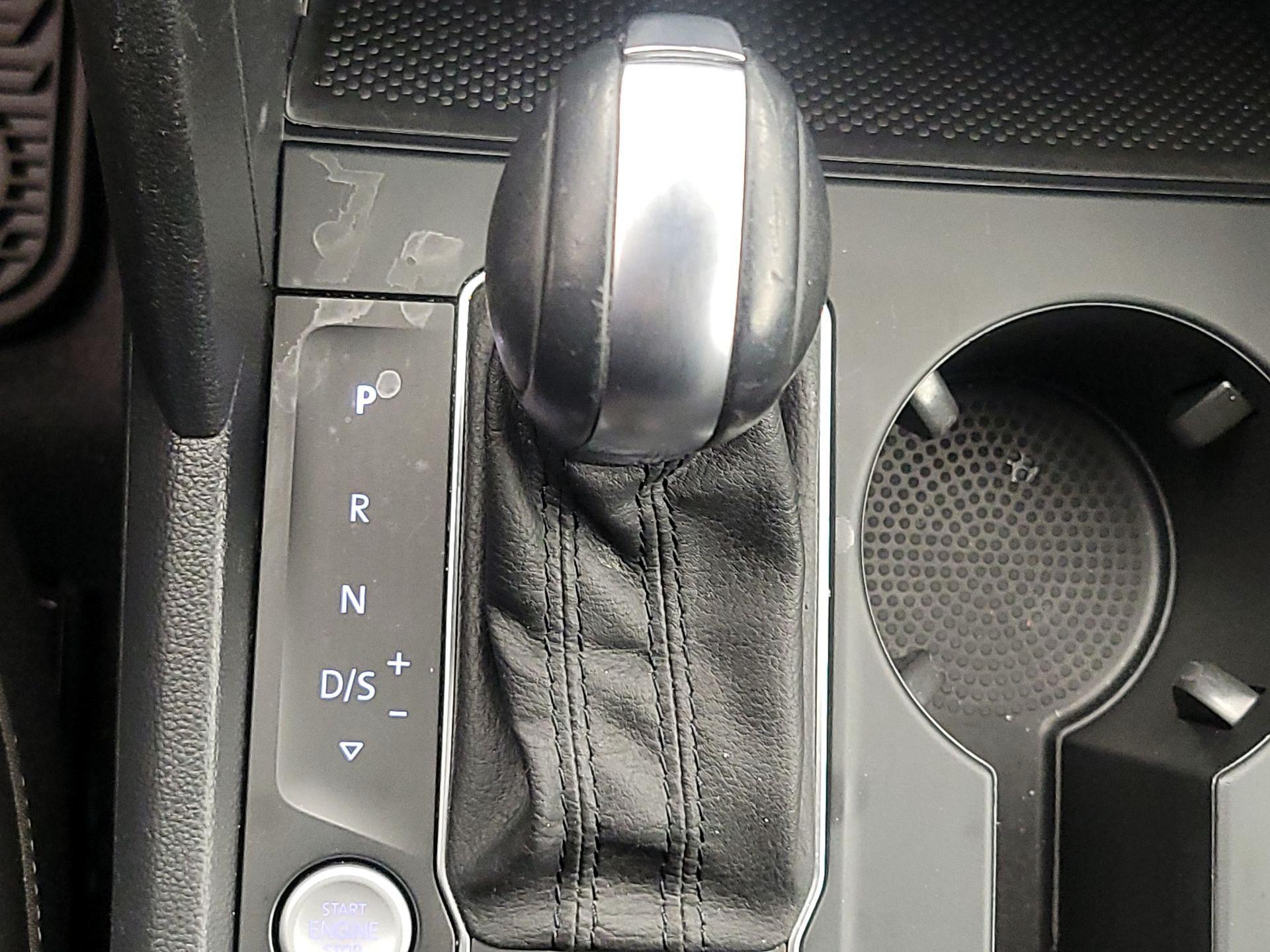 Thumbnail: 2021 Volkswagen Atlas - 17