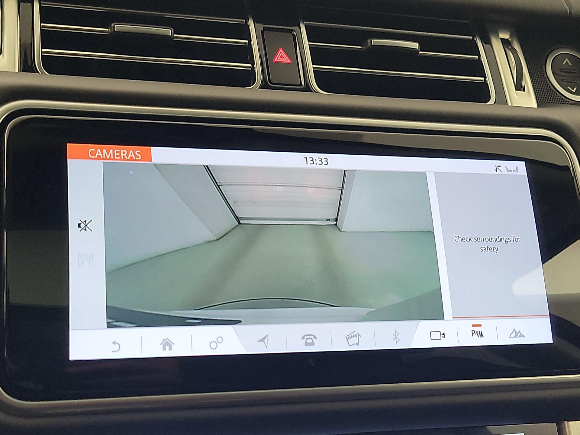 Thumbnail: 2021 Land Rover Range Rover - 14