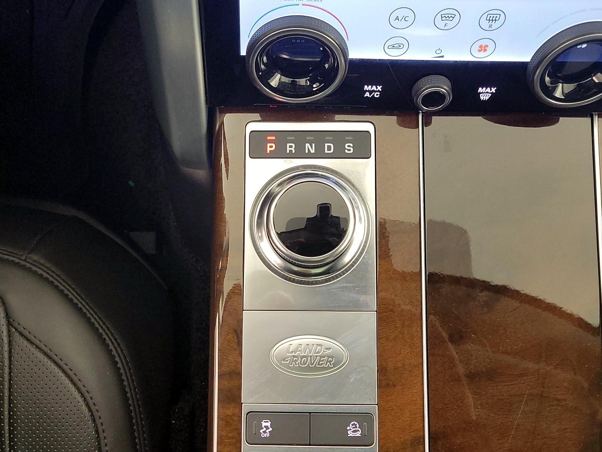 Thumbnail: 2021 Land Rover Range Rover - 17