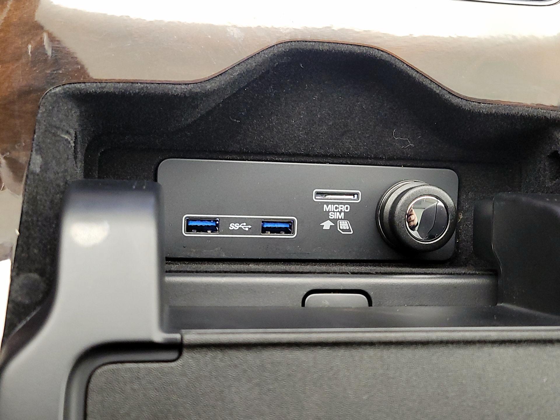 Thumbnail: 2021 Land Rover Range Rover - 18