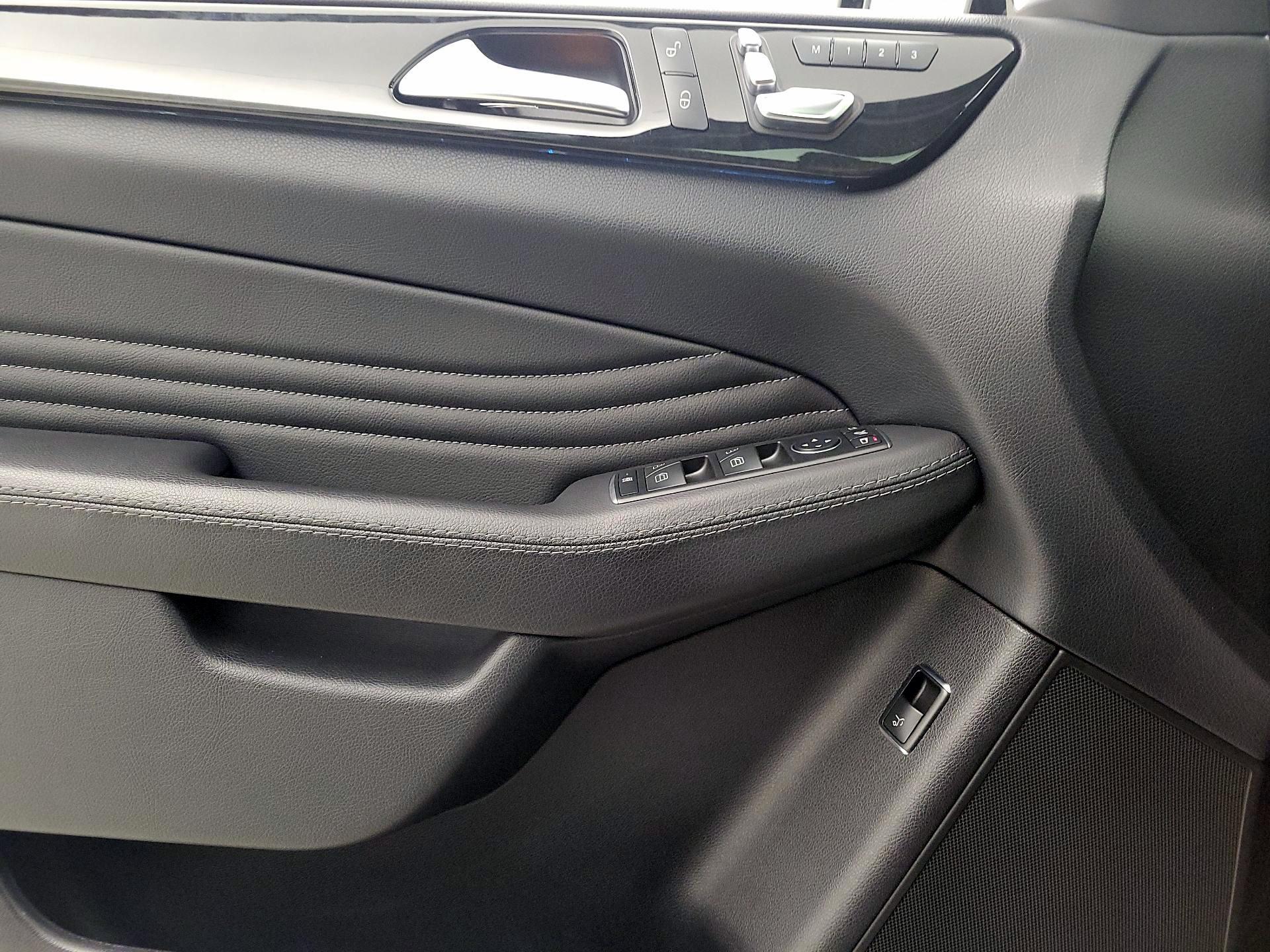 Thumbnail: 2018 Mercedes-Benz GLE - 12