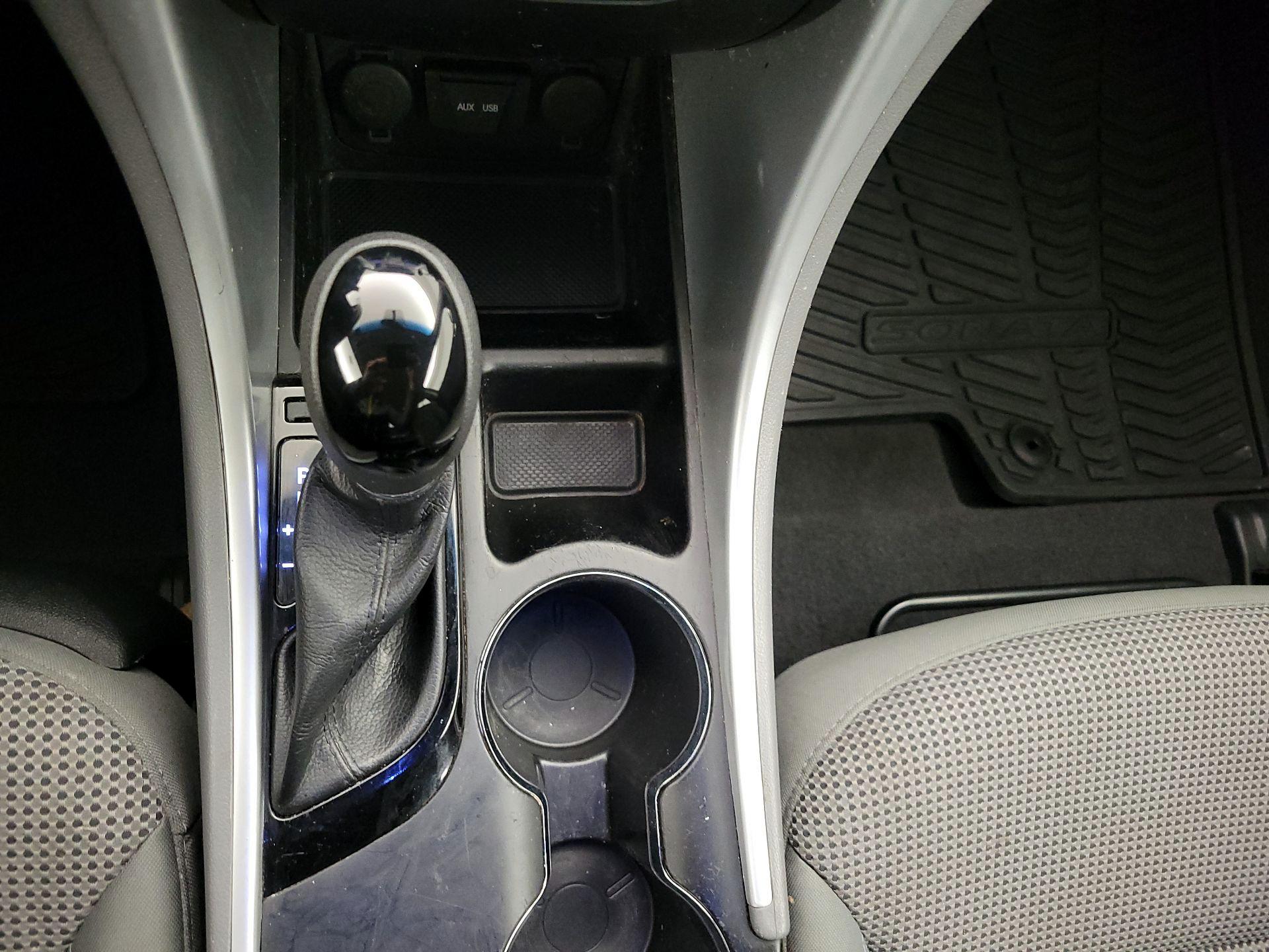 Thumbnail: 2014 Hyundai Sonata - 17