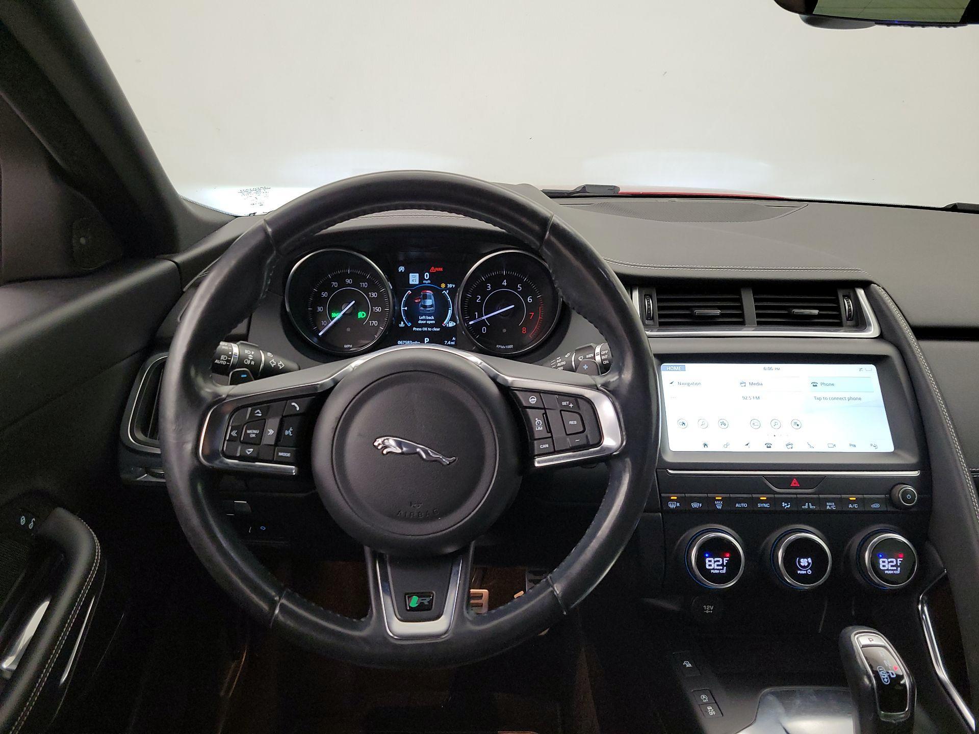 Thumbnail: 2018 Jaguar E-Pace - 10