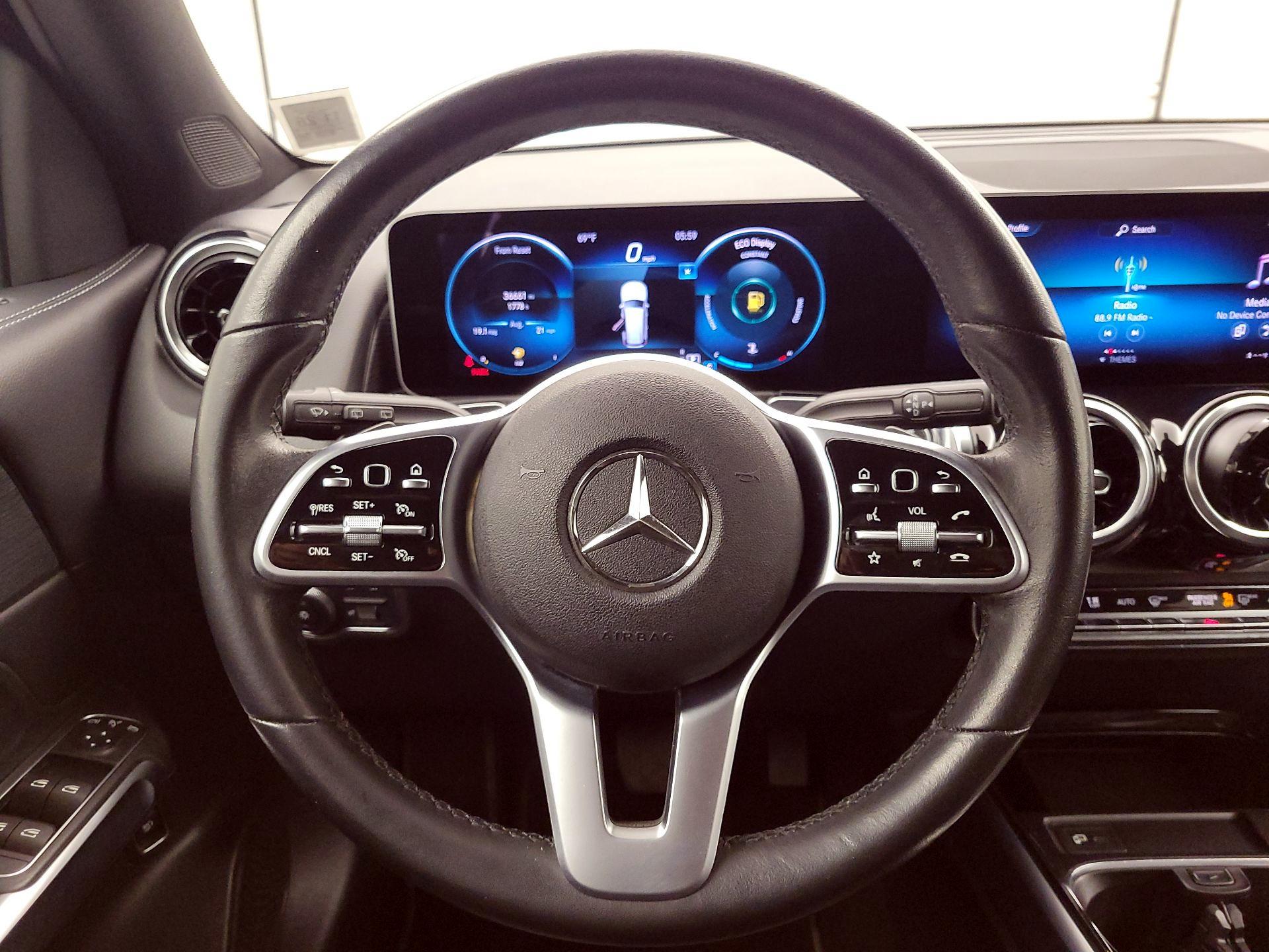 Thumbnail: 2020 Mercedes-Benz GLB - 10