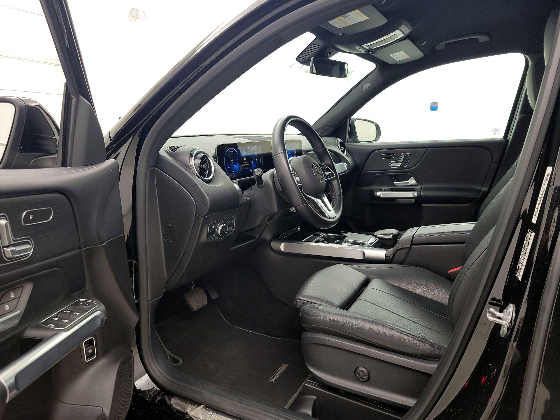 Thumbnail: 2020 Mercedes-Benz GLB - 11