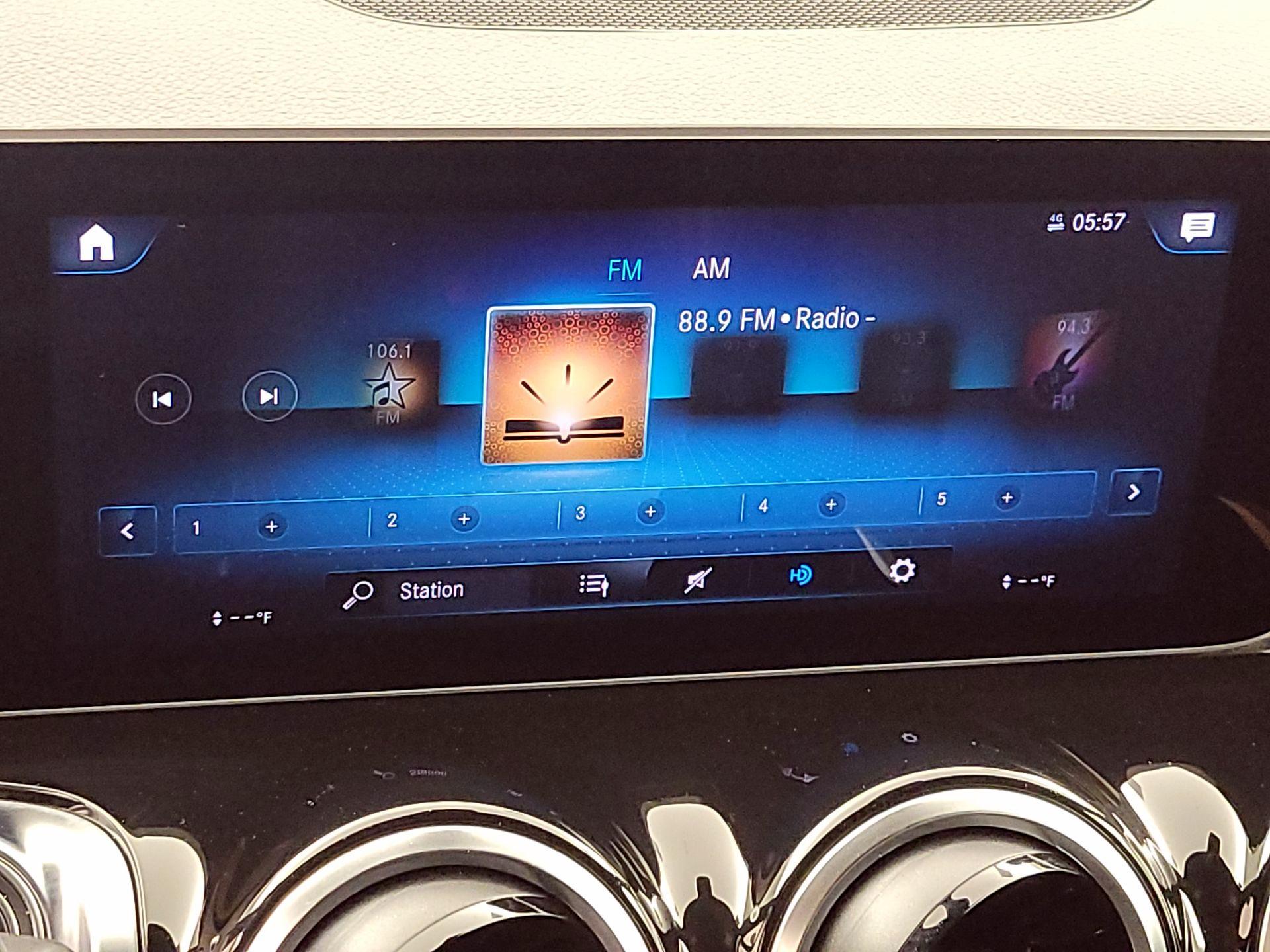 Thumbnail: 2020 Mercedes-Benz GLB - 15