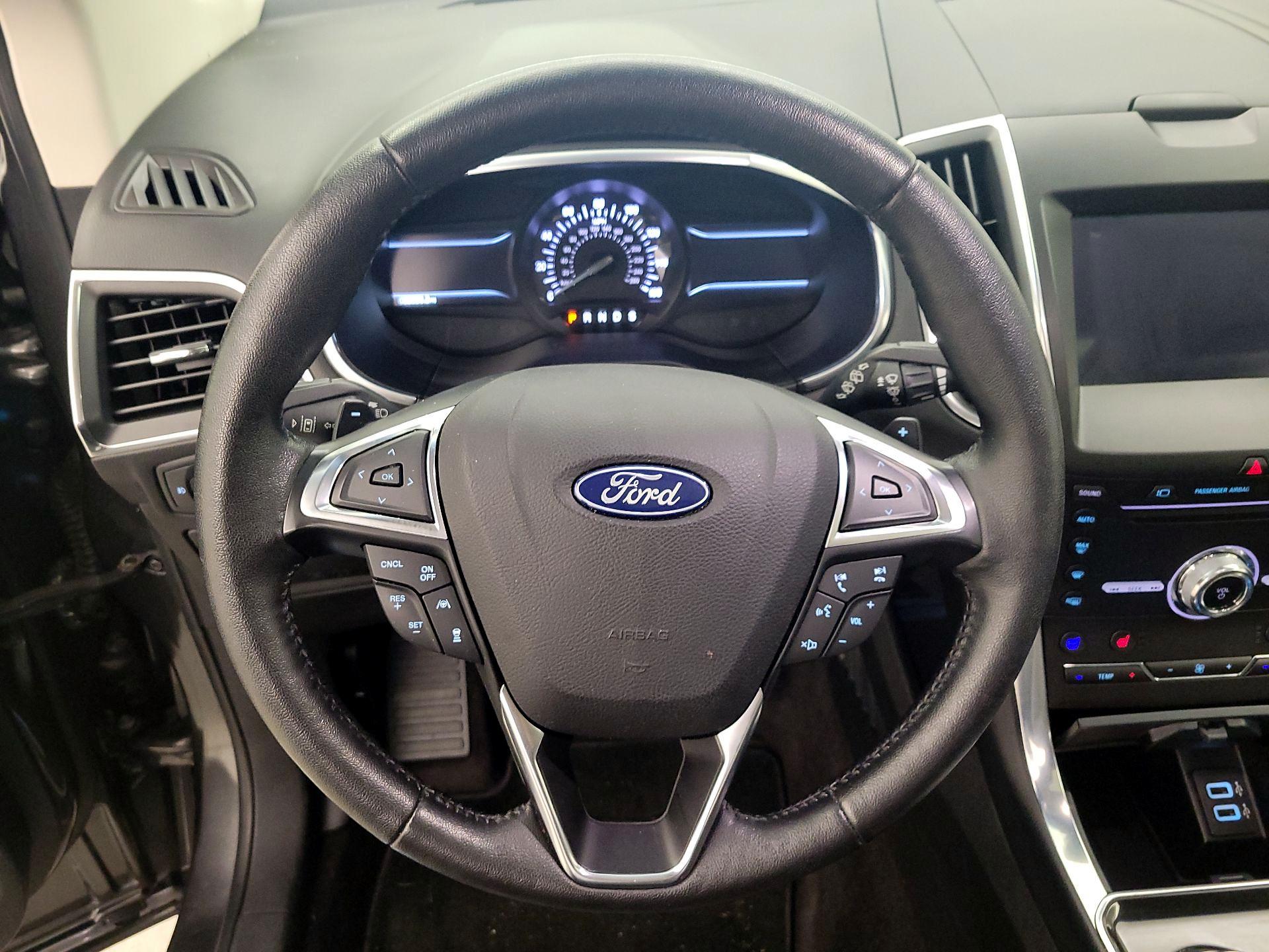 Thumbnail: 2019 Ford Edge - 10