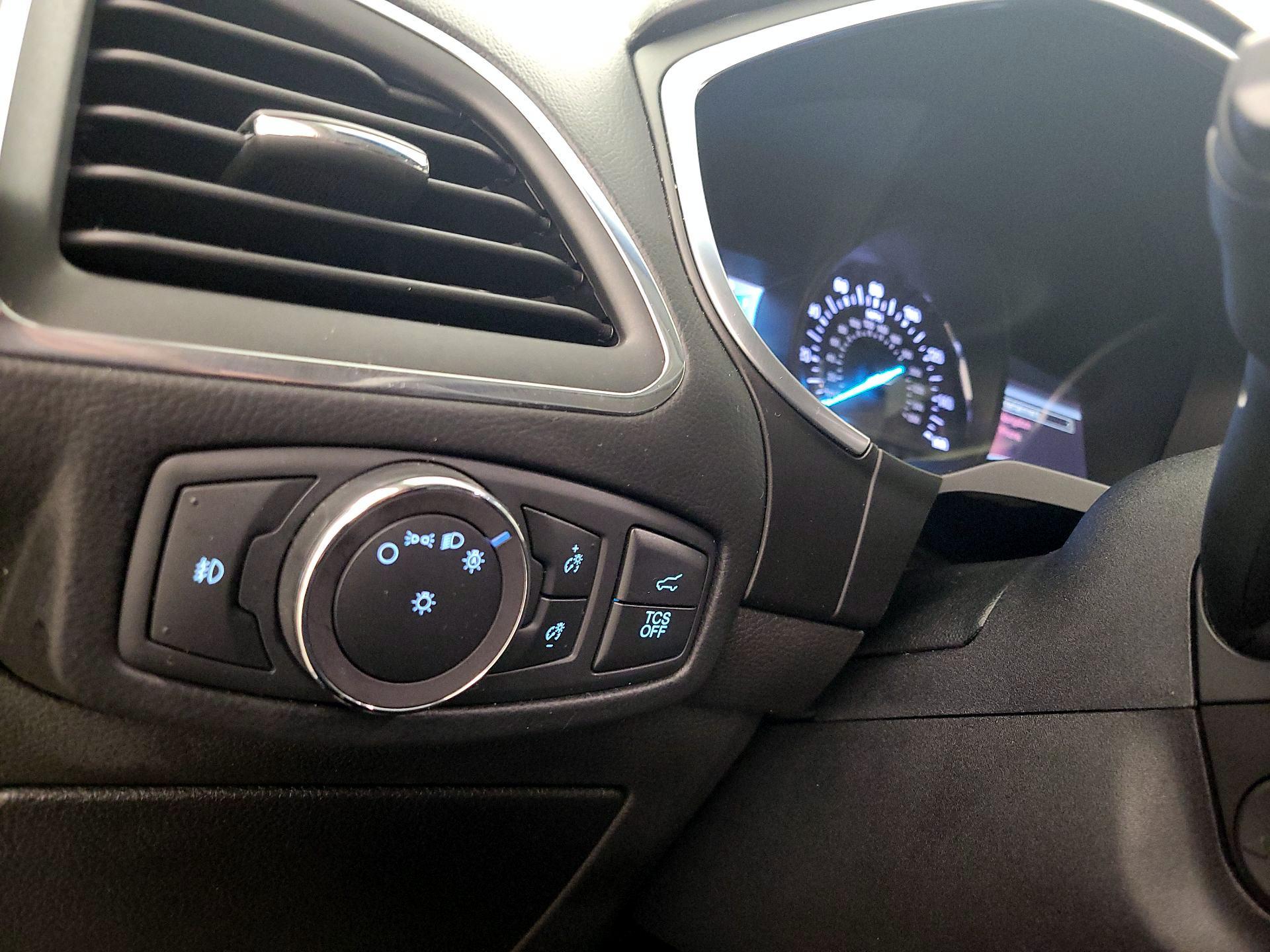 Thumbnail: 2019 Ford Edge - 13