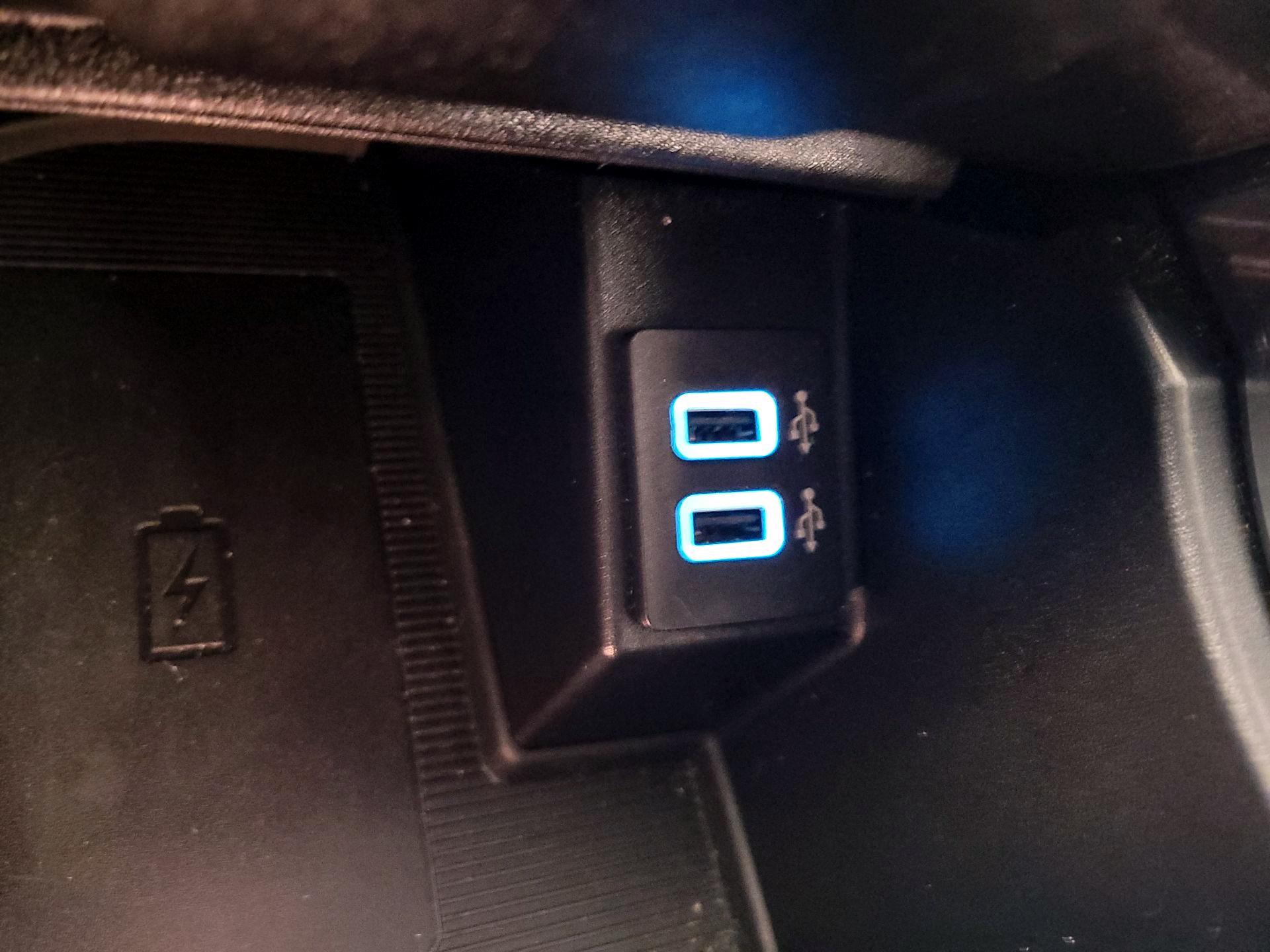 Thumbnail: 2019 Ford Edge - 18