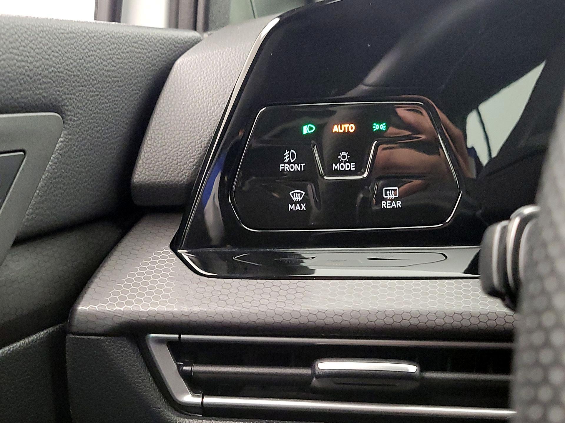 Thumbnail: 2023 Volkswagen Golf - 13