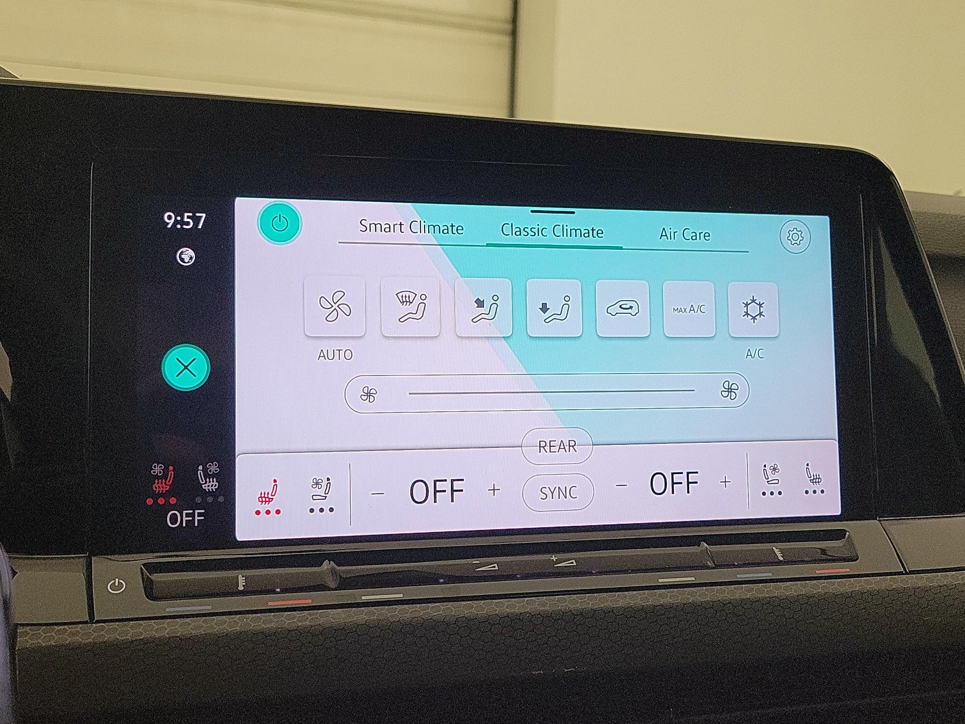 Thumbnail: 2023 Volkswagen Golf - 17